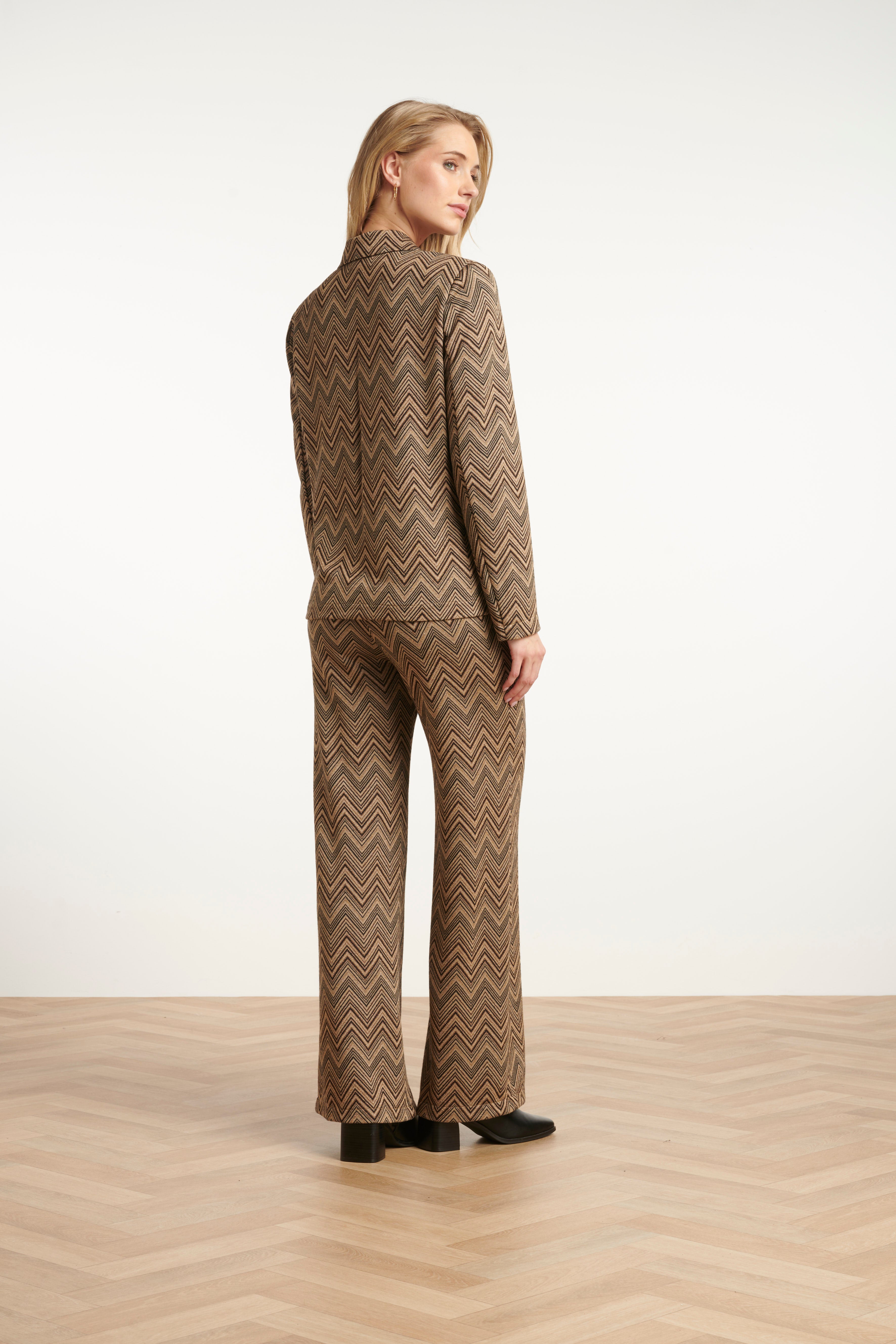 25715 Zand En Gouden Broek Met Zigzagprint | Sand - Gold