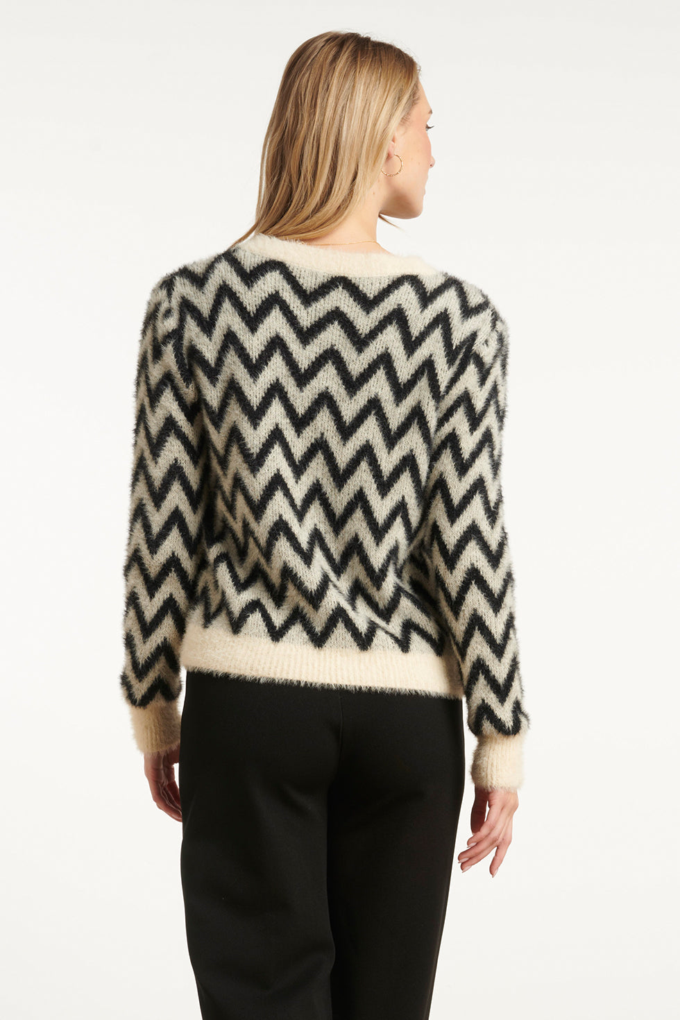 25717 Zwart, Grijs En Offwhite Gebreide Top Met Zigzagprint | Black - Off White
