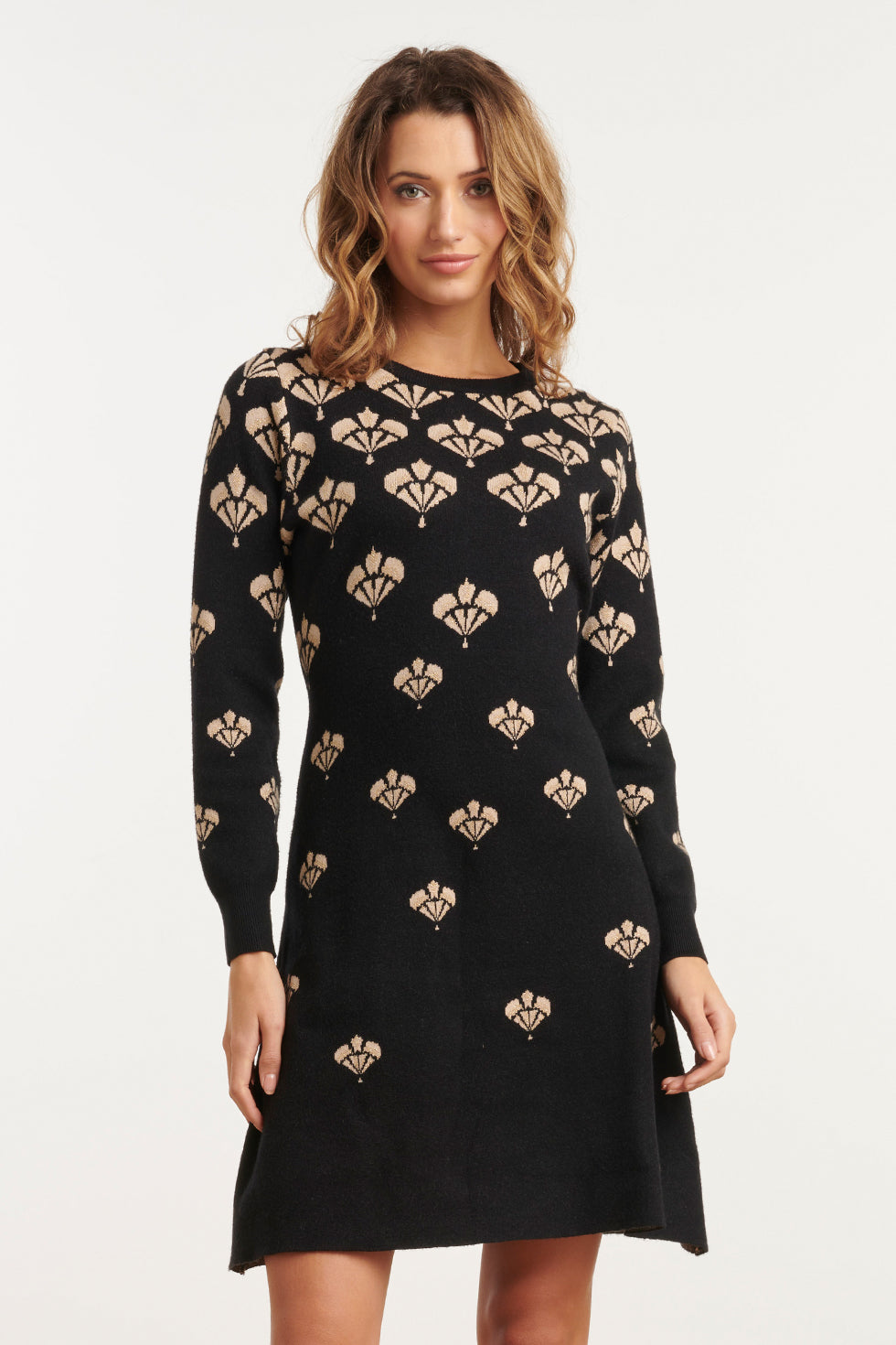25740 – Gebreide Jurk Met Jacquardmotief | Black - Sand
