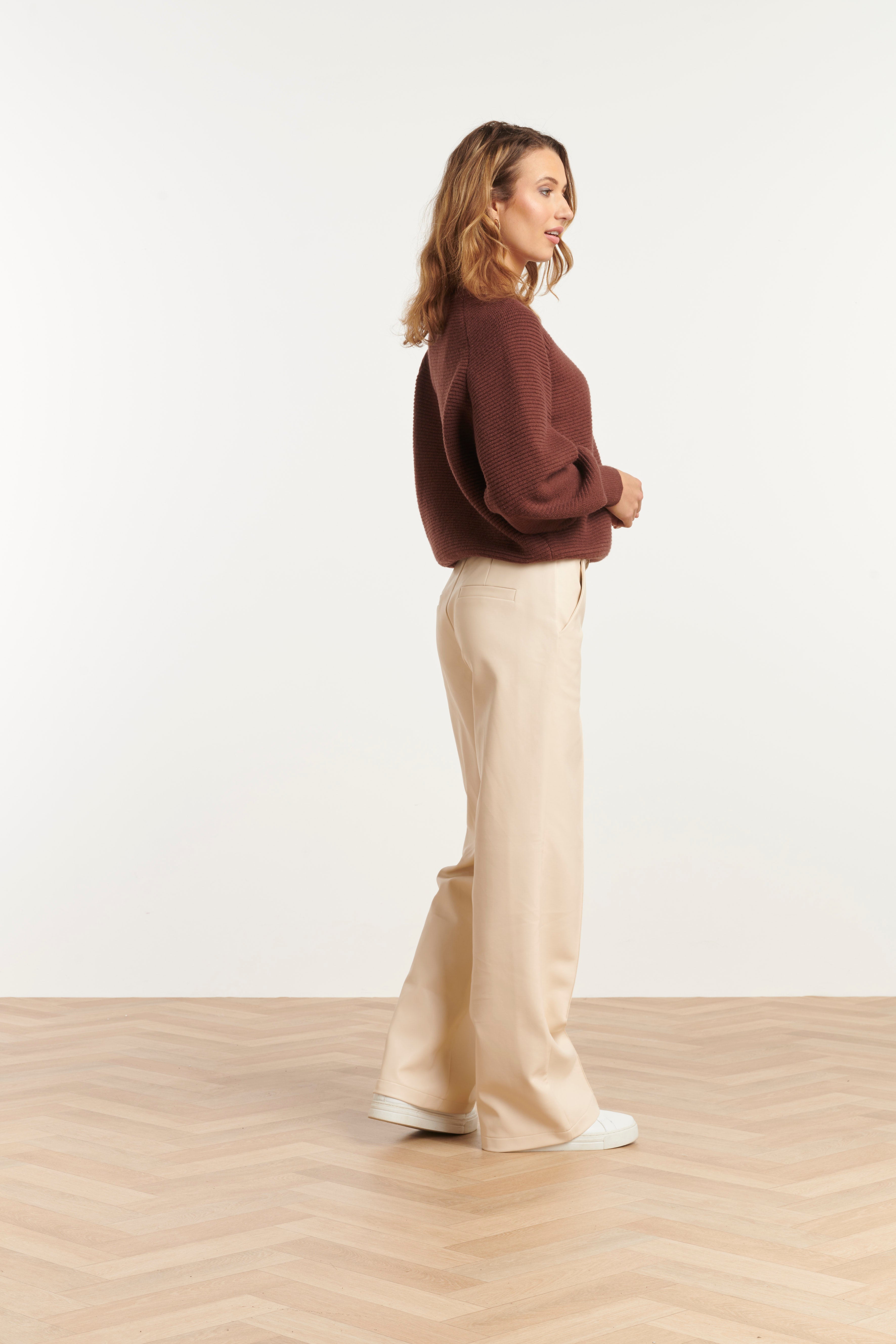 25747 – Gebreide Top Met Ballonmouwen | Brown