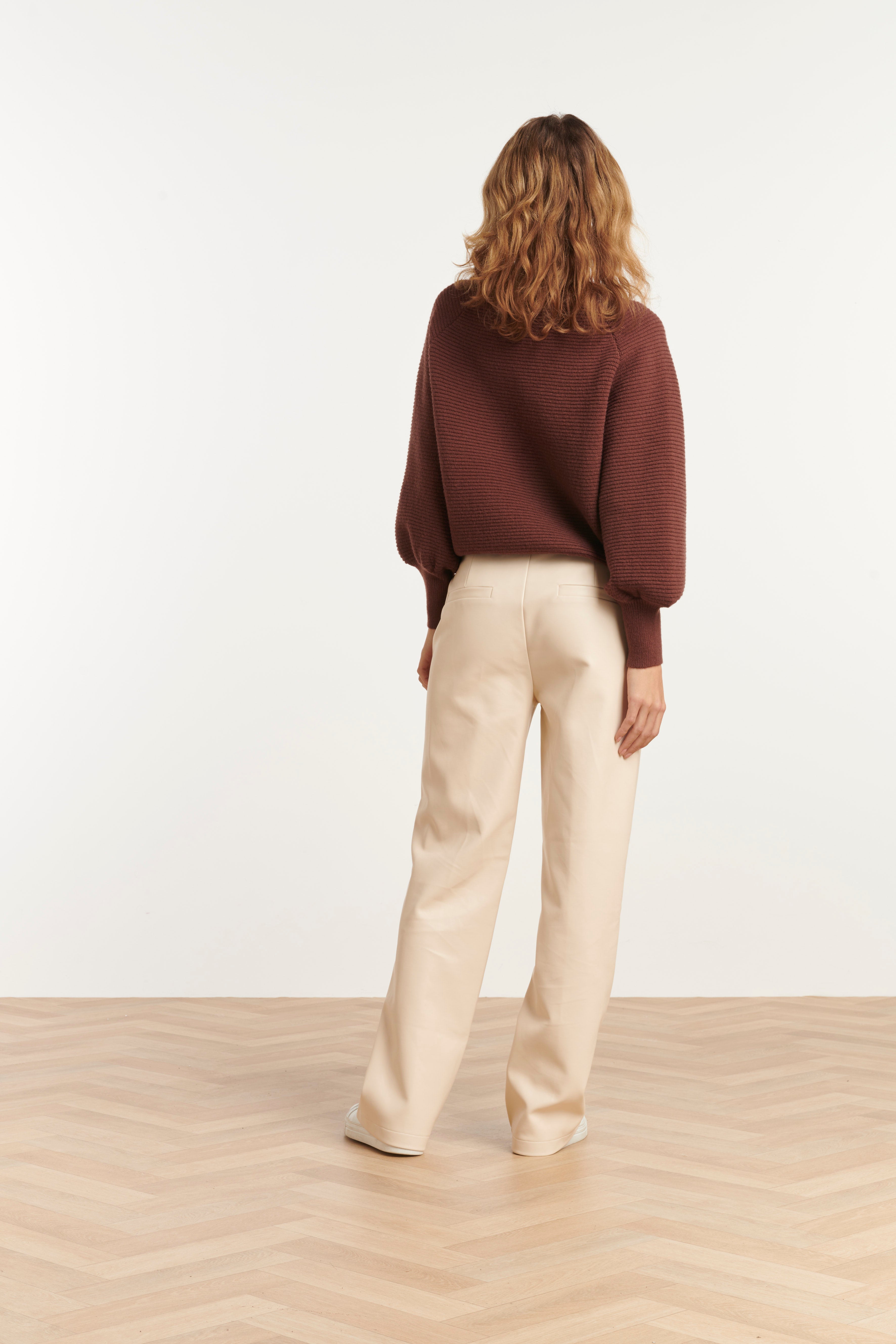 25747 – Gebreide Top Met Ballonmouwen | Brown