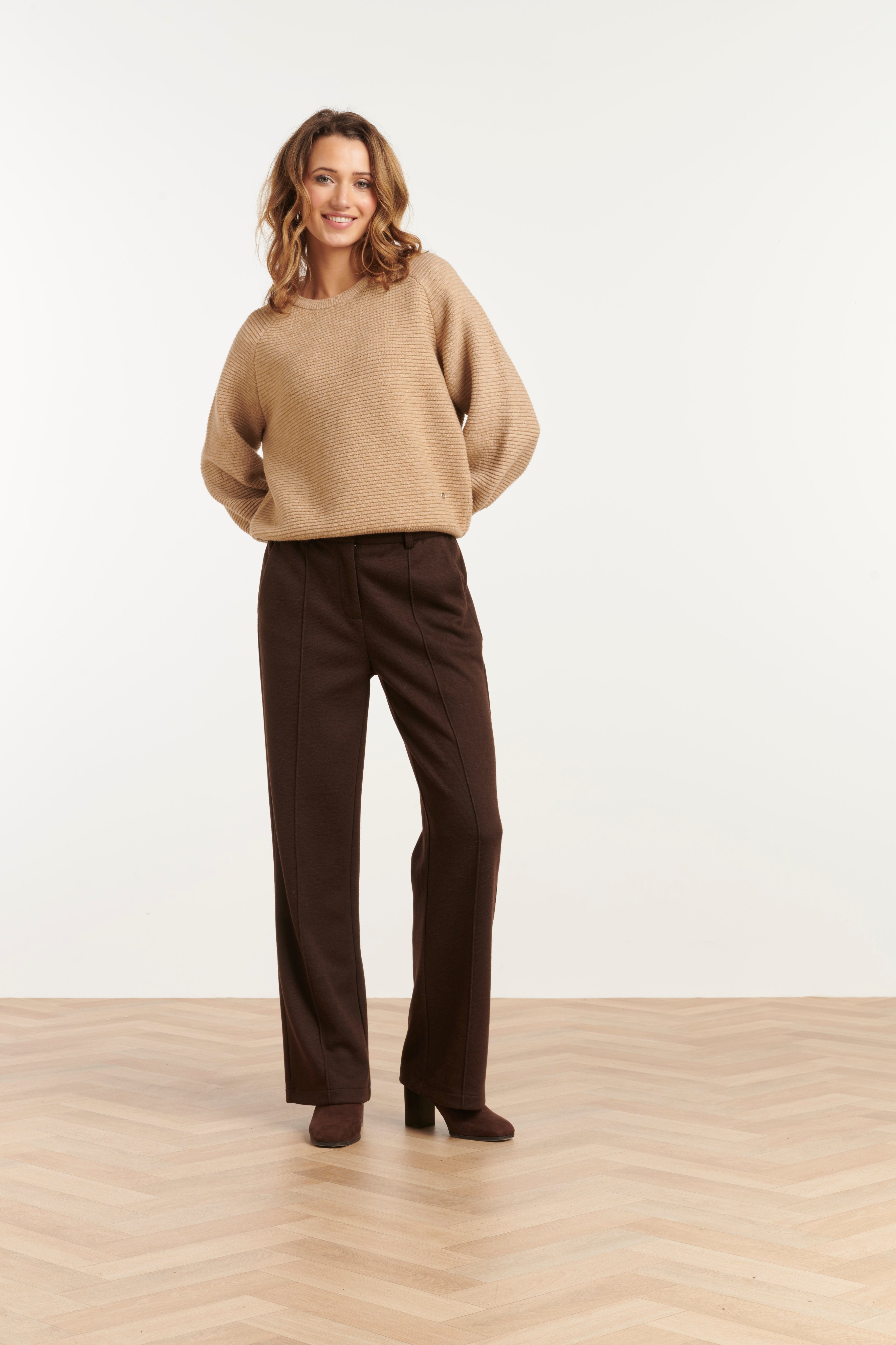 25747 – Gebreide Top Met Ballonmouwen | Sand