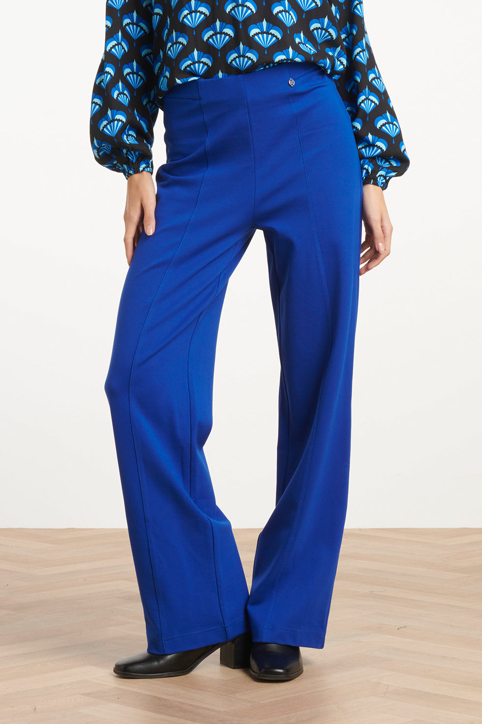 25751 – Smashed Lemon Soepele broek met wijde pijp | Cobalt