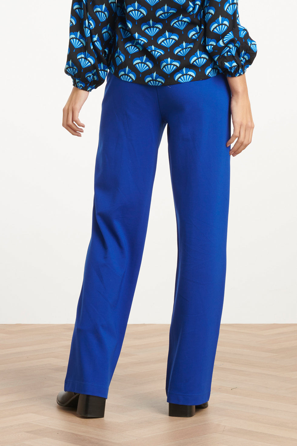 25751 – Smashed Lemon Soepele broek met wijde pijp | Cobalt