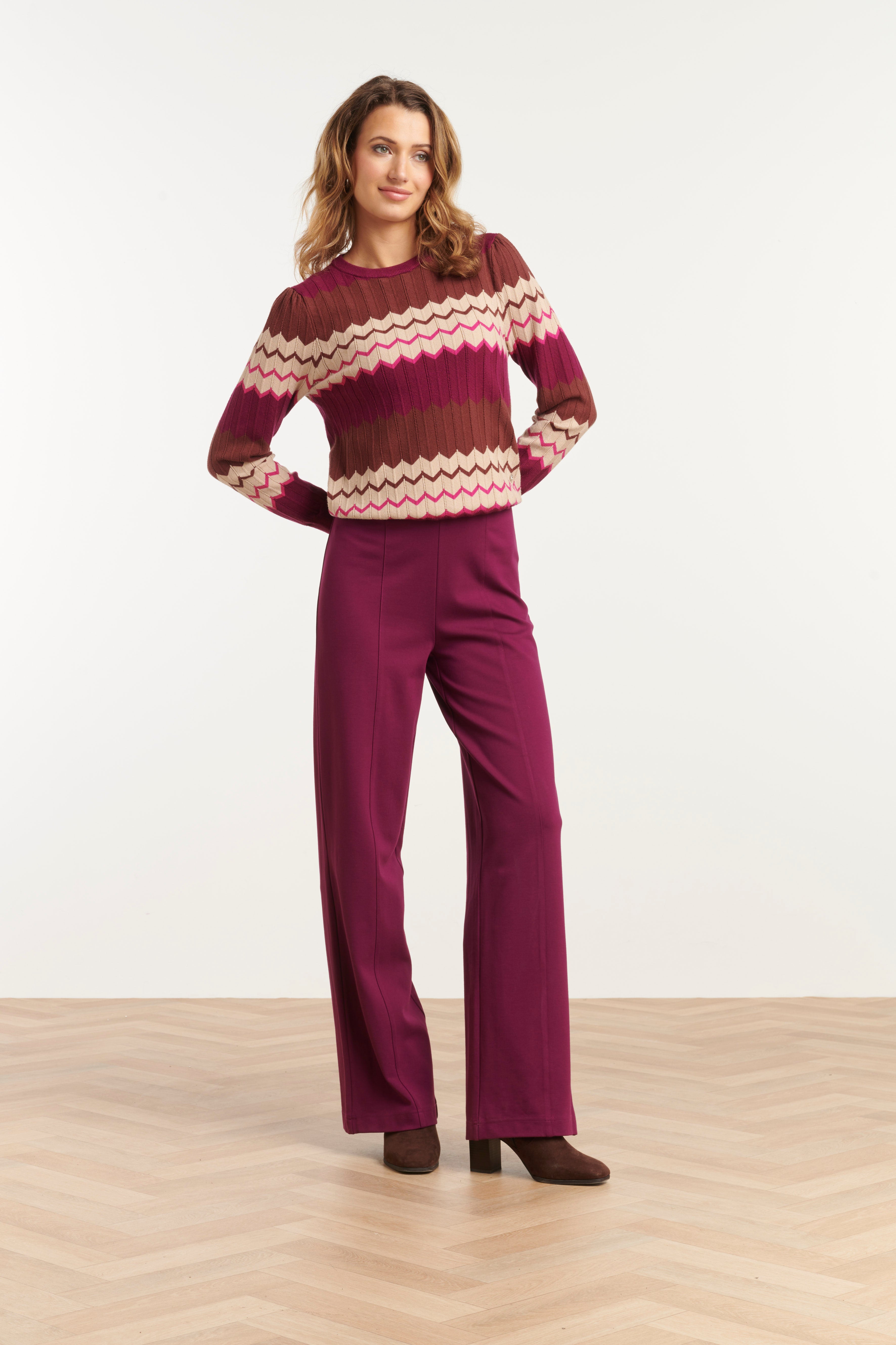 25751 – Soepele Broek Met Wijde Pijp | Aubergine