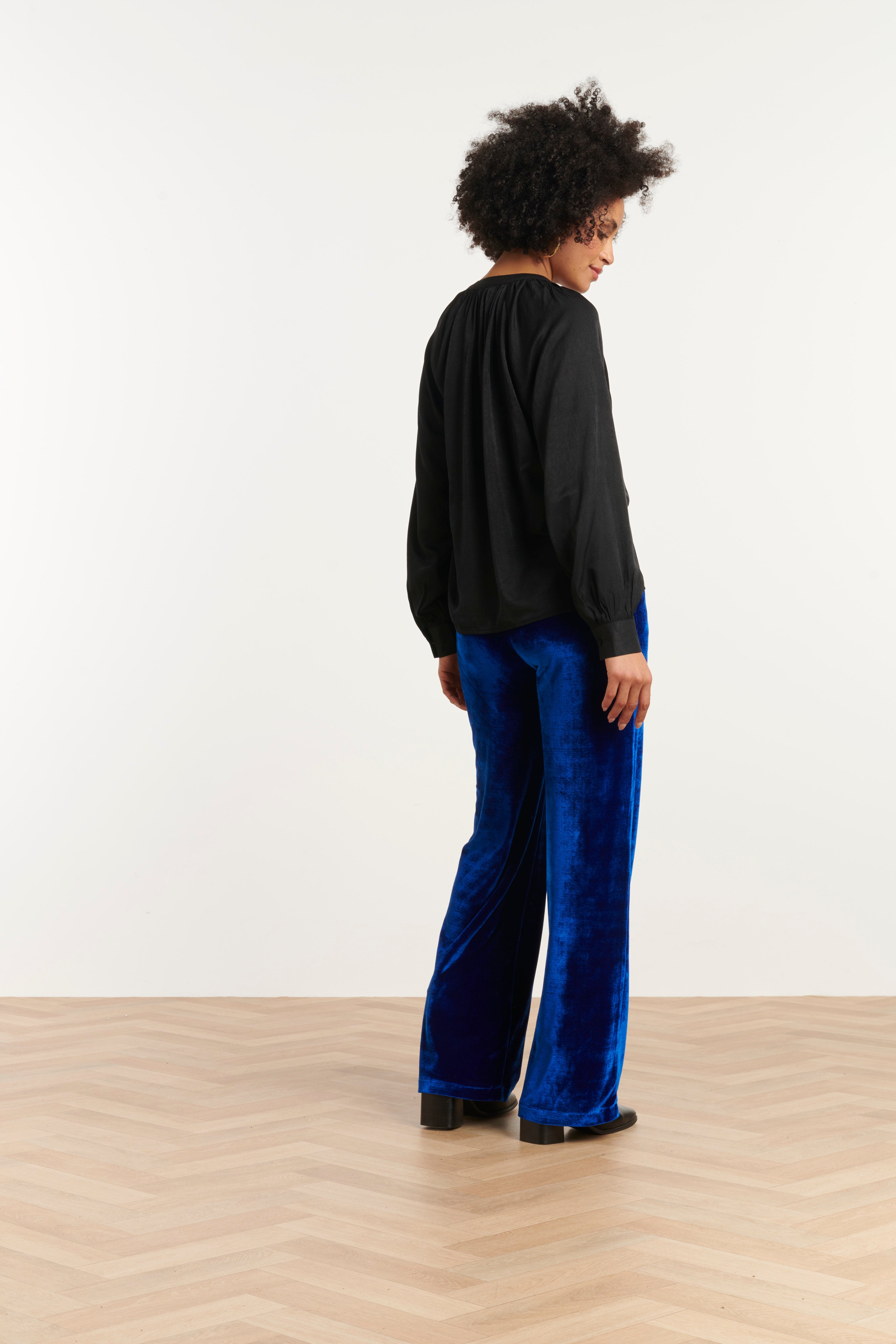 25752 – Satijnlook Blouse Met Knoopsluiting | Black