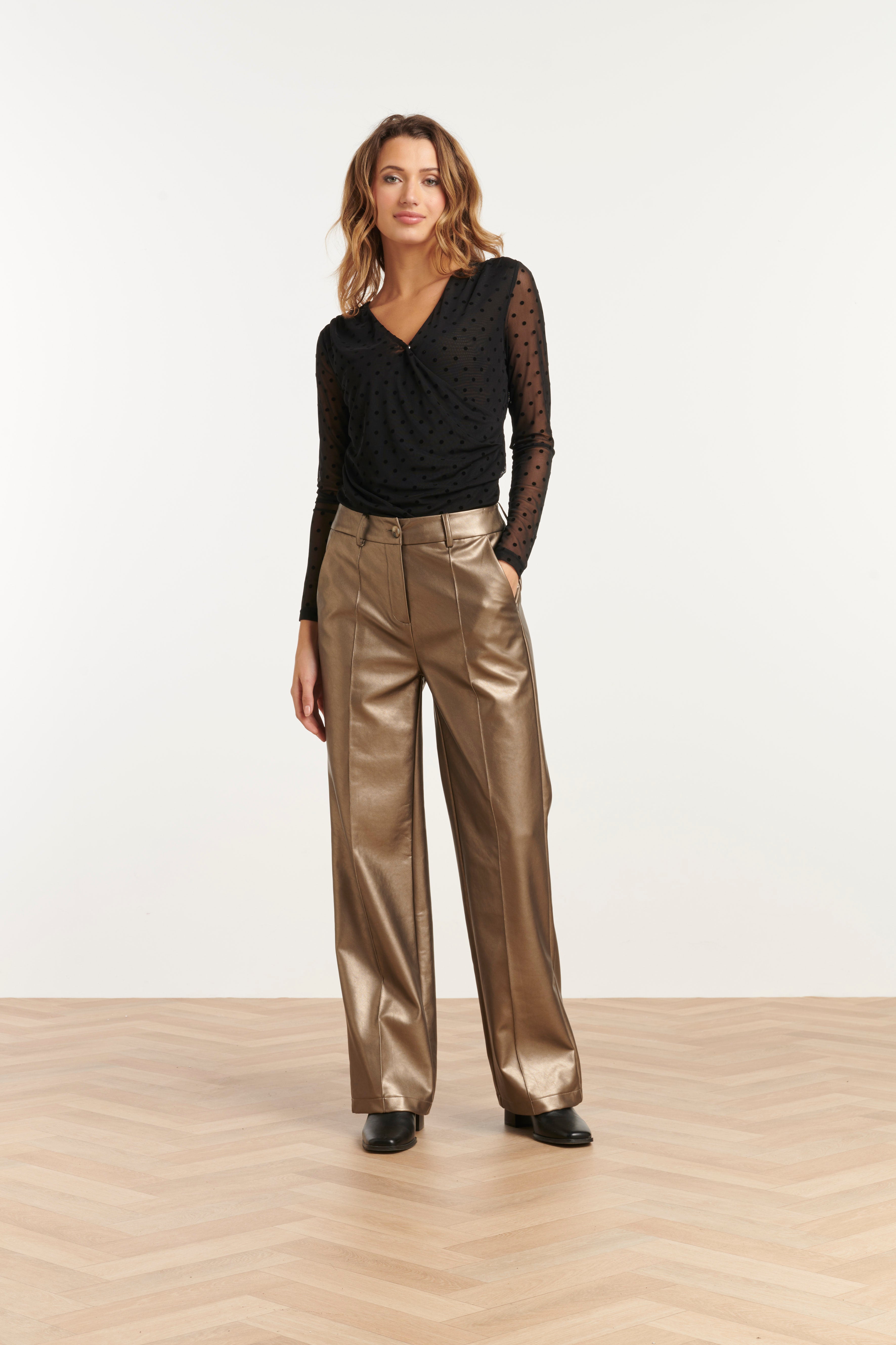 25760 – Pu Broek Met Metallic Finish | Gold