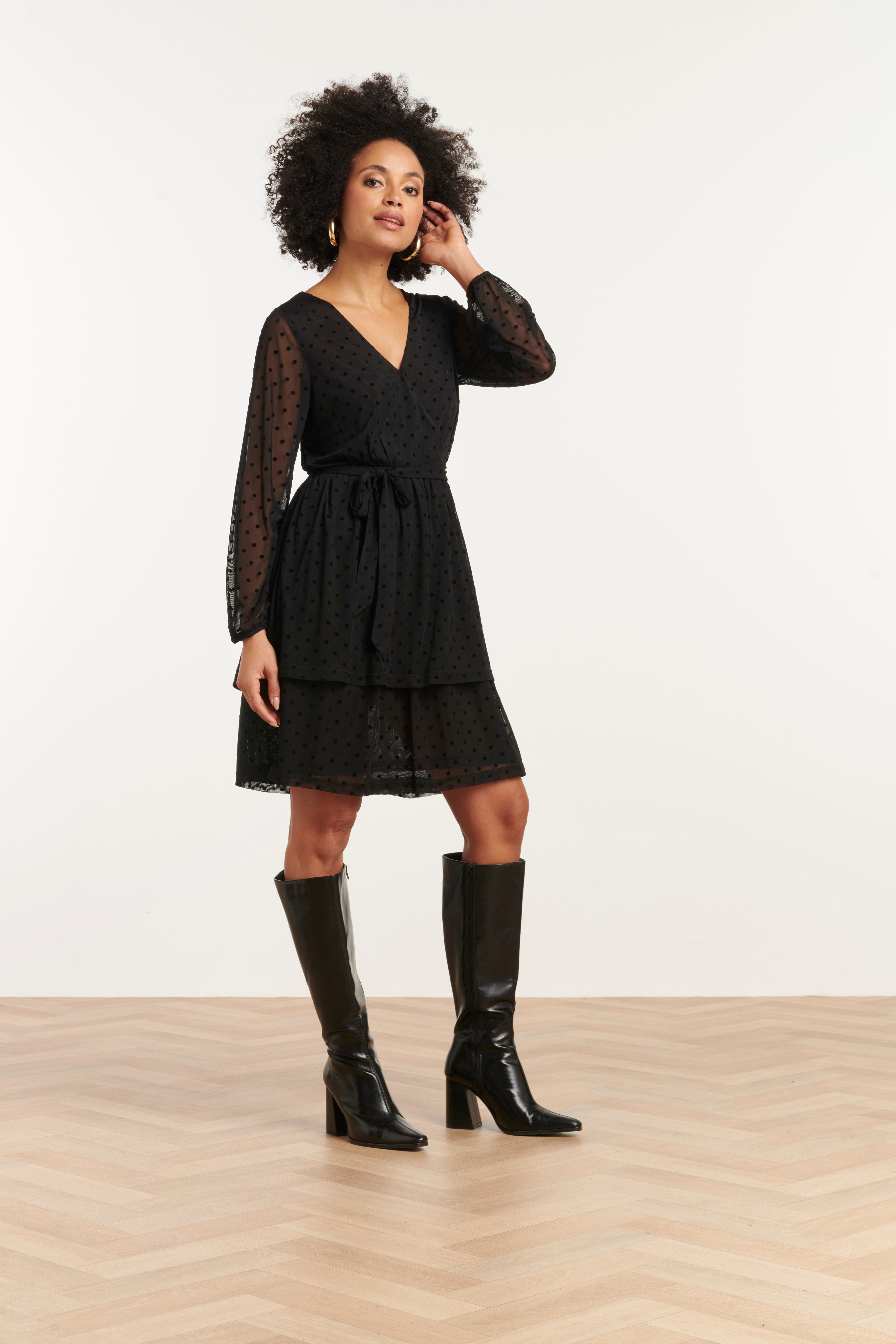 25763 – Flock Mesh Jurk Met Velvet Dots | Black