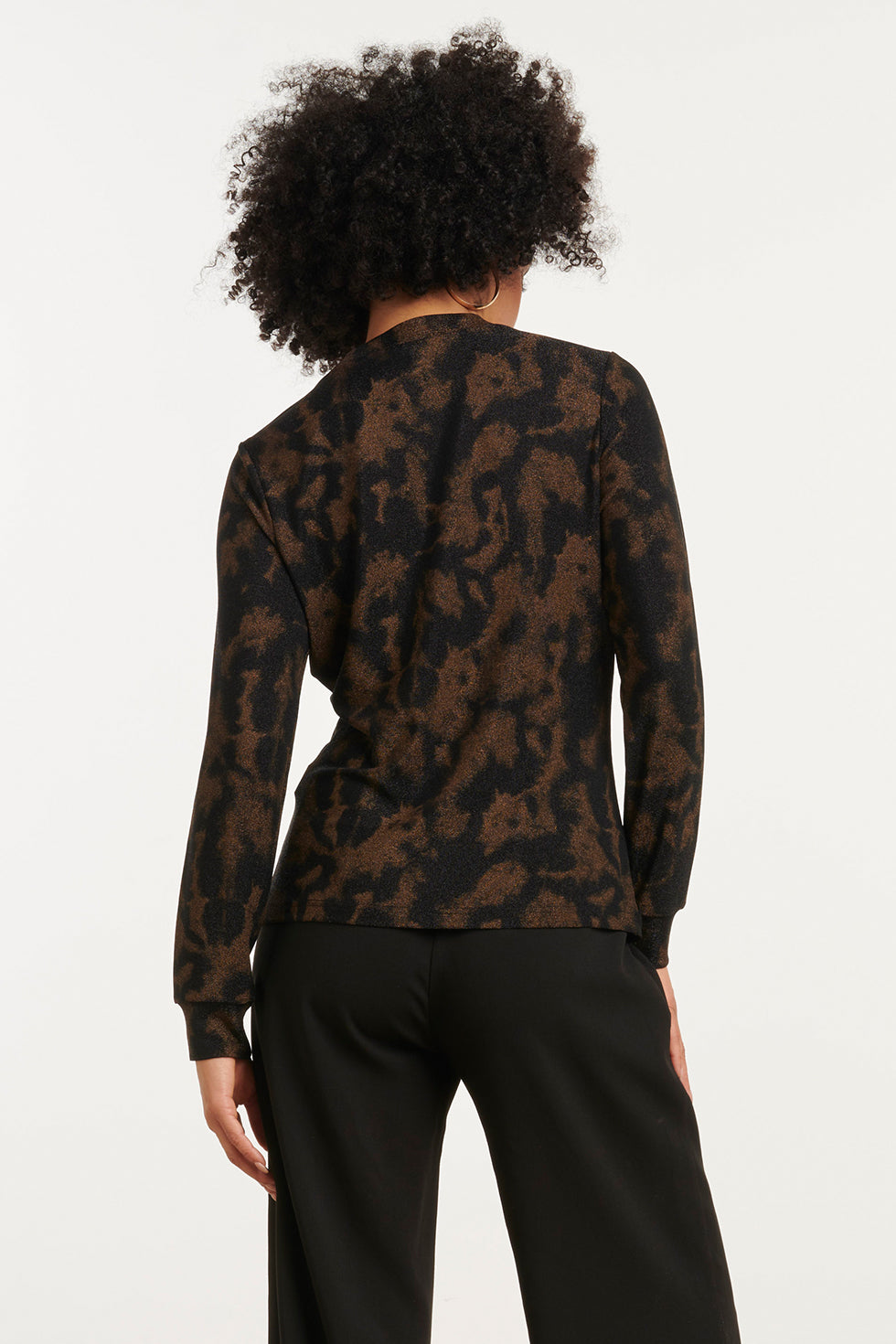 25768 – Smashed Lemon Top met abstracte print | Black - Gold