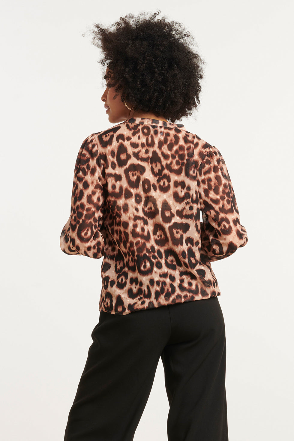 25777 – Top Met DierEnprint en Strikdetail | Black - Sand