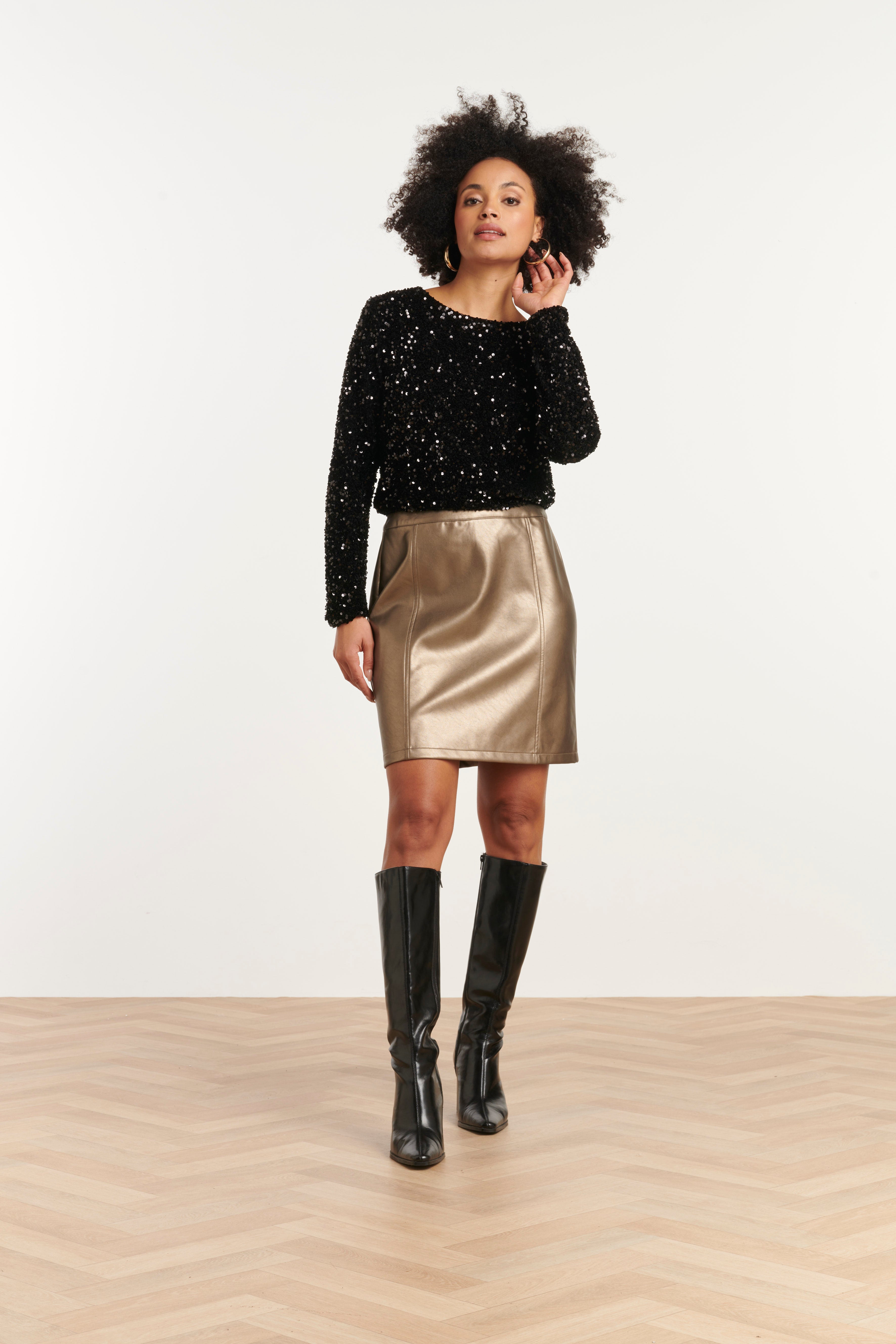 25784 – Pailletten TOp Met Satijnen Strik op De Rug | Black