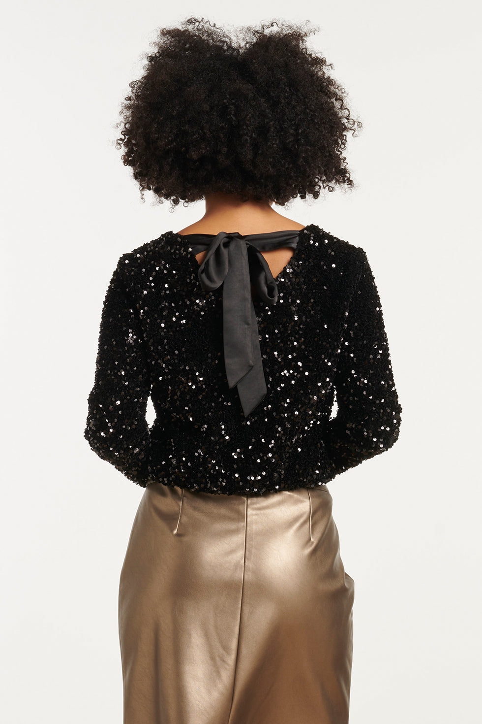 25784 – Pailletten TOp Met Satijnen Strik op De Rug | Black