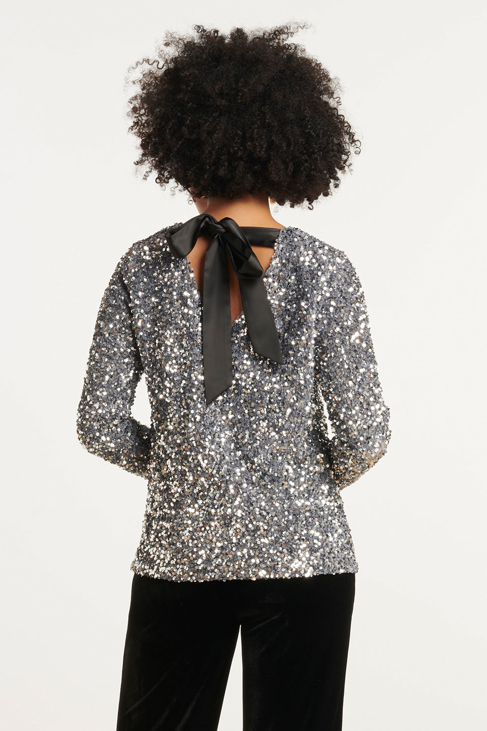 25784 – Pailletten TOp Met Satijnen Strik op De Rug | Silver