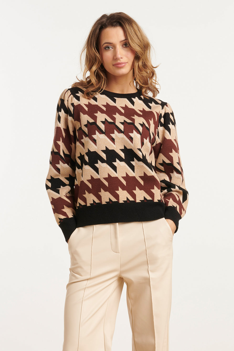 25787 – Knit Top Met Pied-De-Poule Motief | Sand - Muticolour