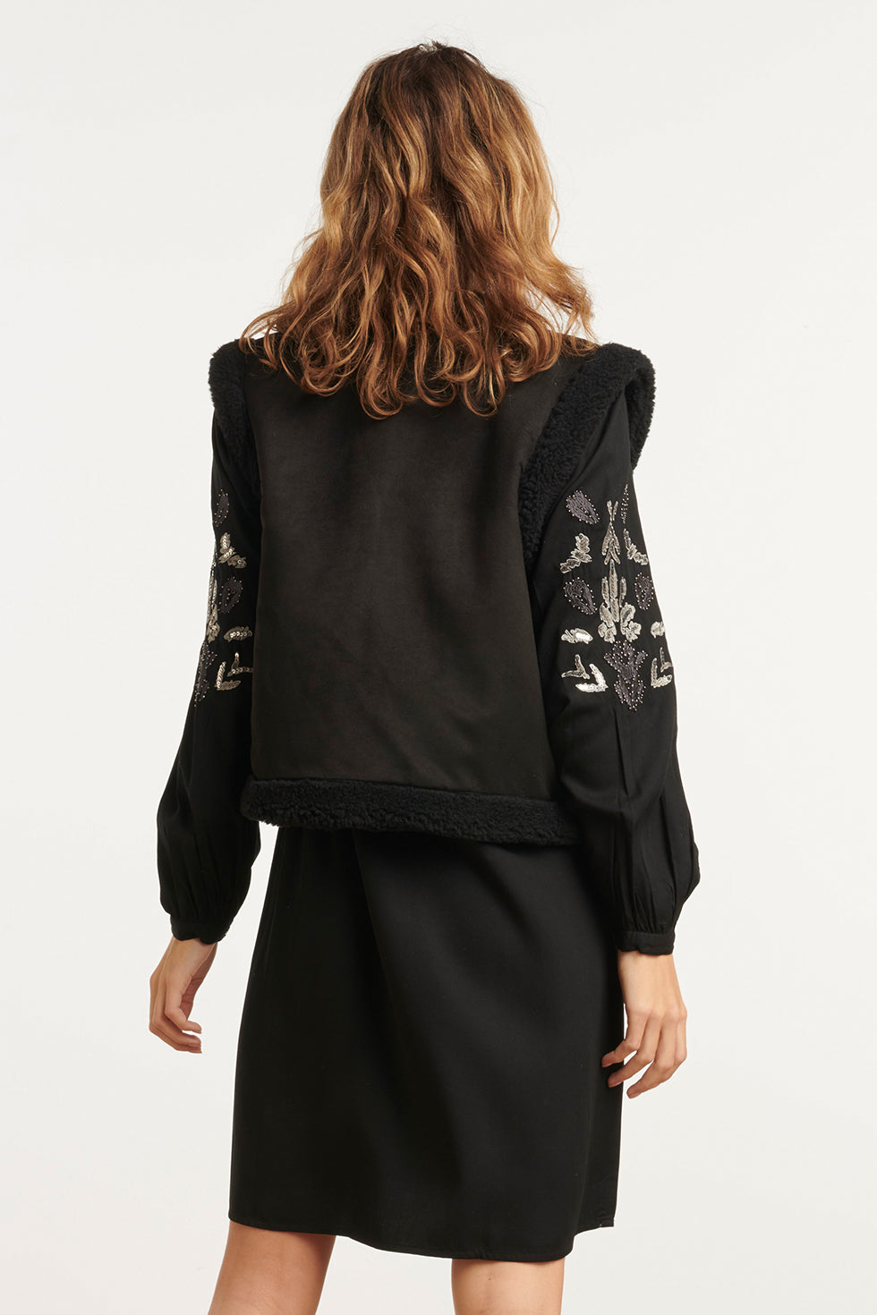 25794 – Gilet Met Handgeborduurde Details | Black - Silver