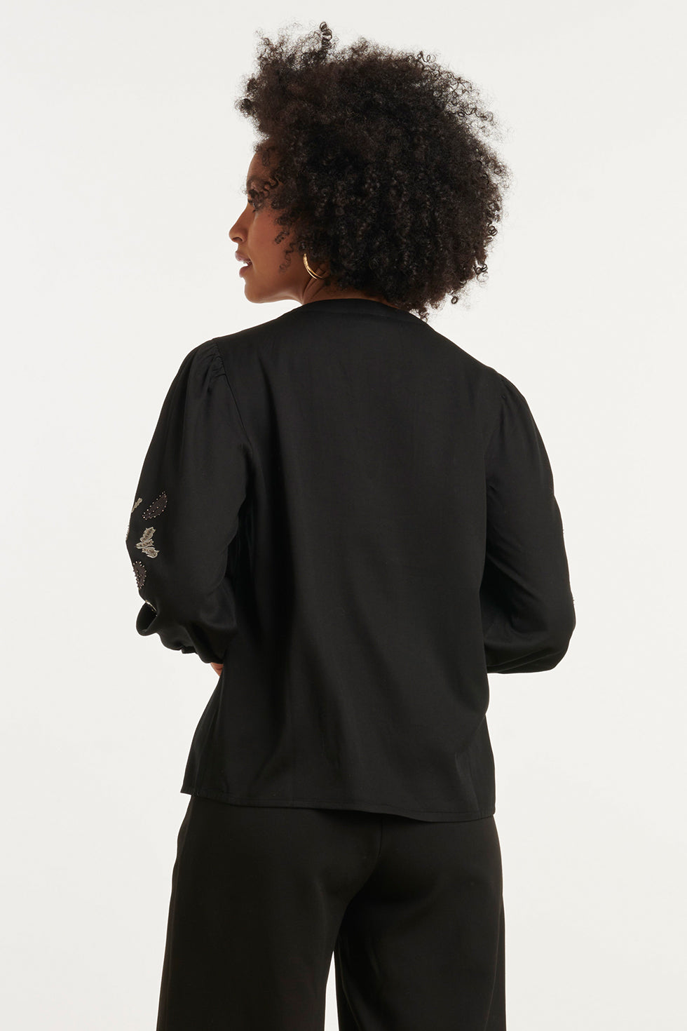 25795 – Top Met Handgeborduurde Mouwen | Black - Silver