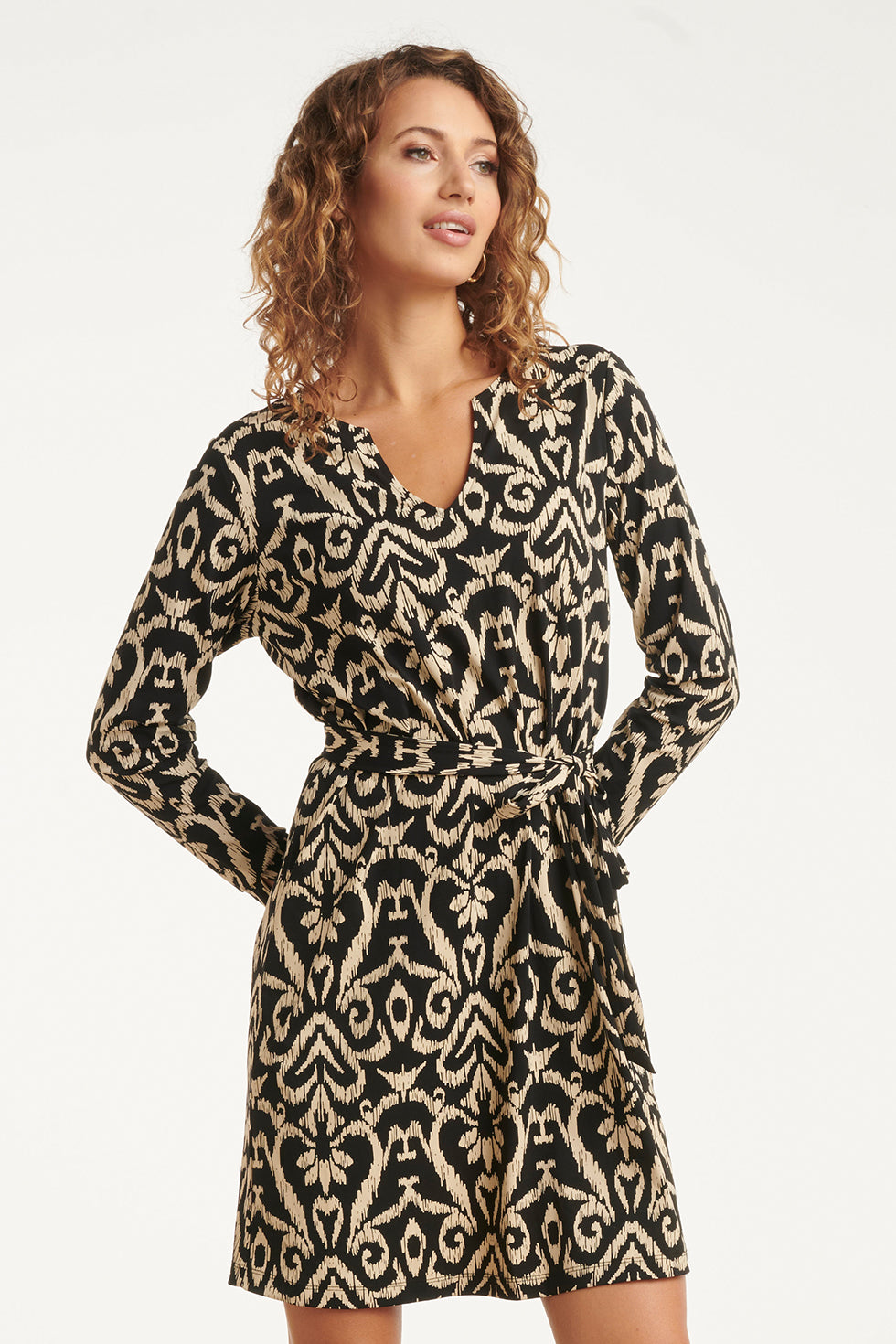 25816 – Travel Jurk Met Aztec-Print | Black - Sand