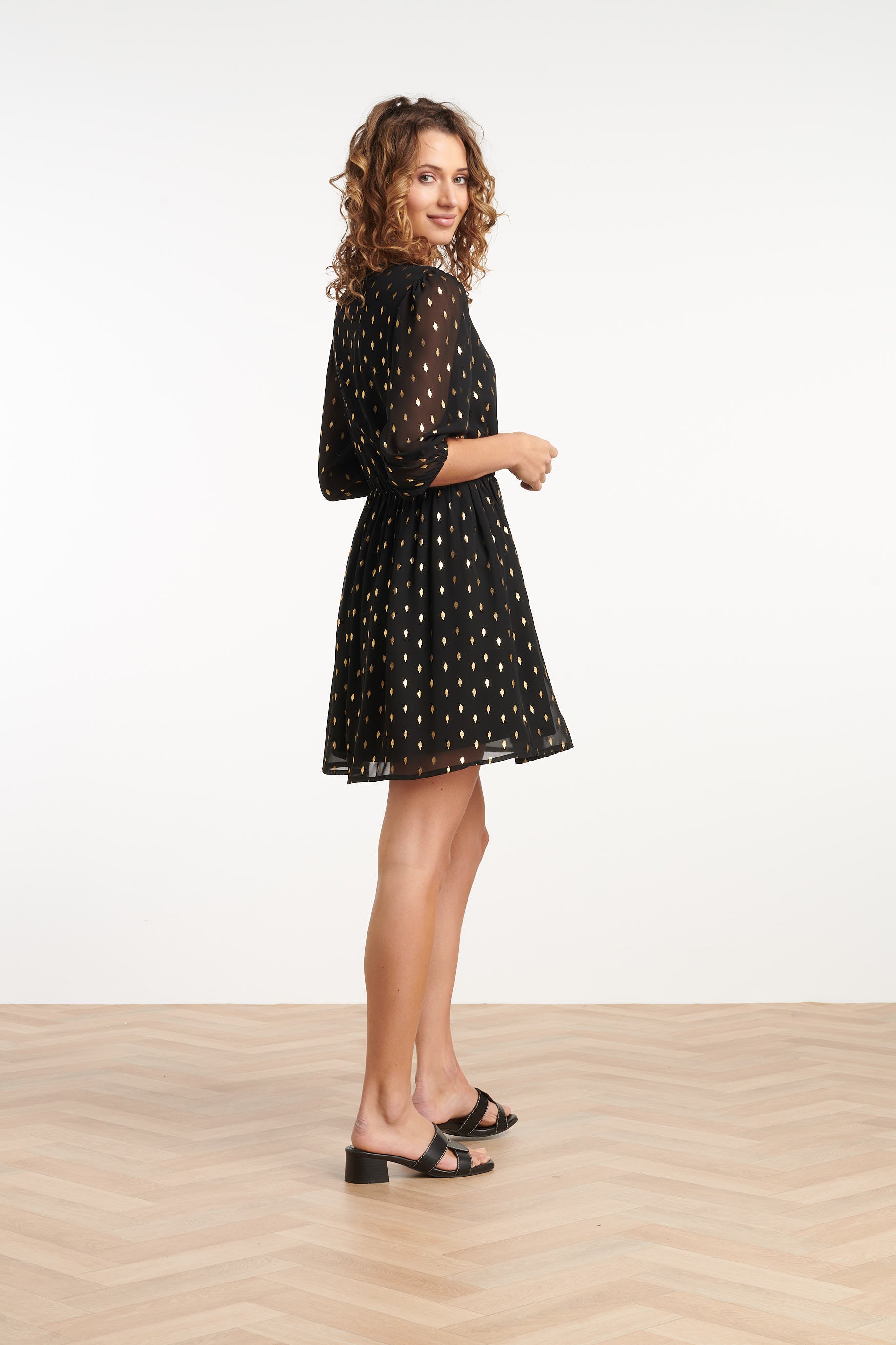 35061, Jurken | Black-Gold