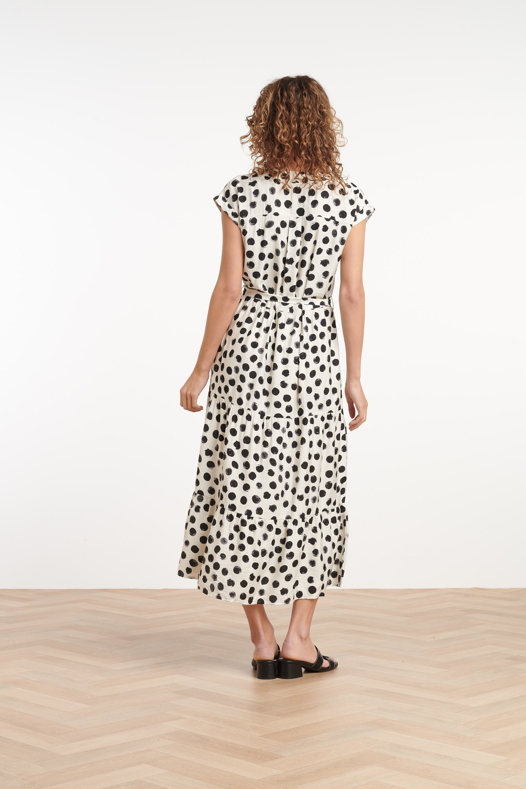 35104, Jurken | Offwhite-Black