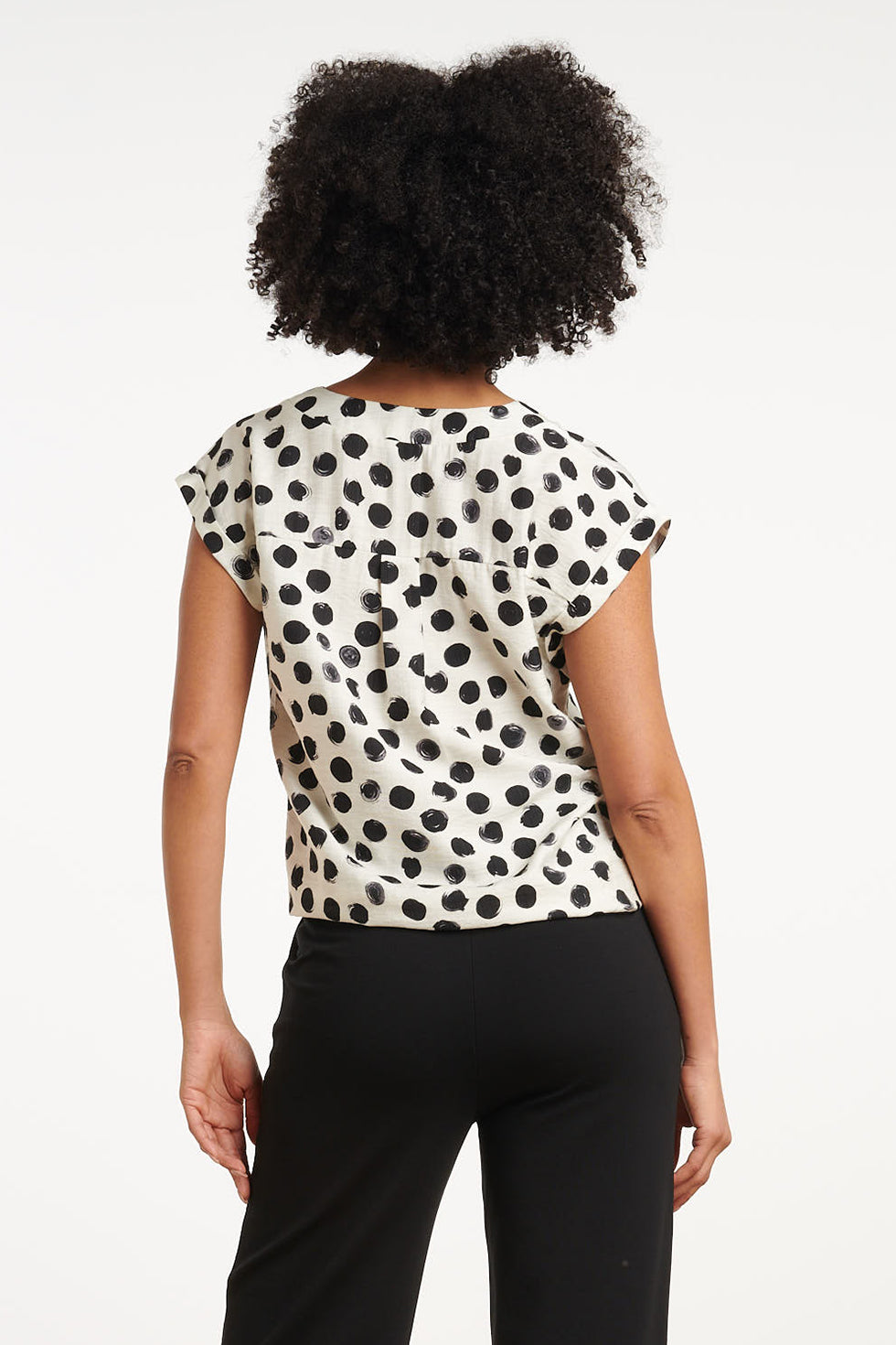 35105, Tops | Off White - Black