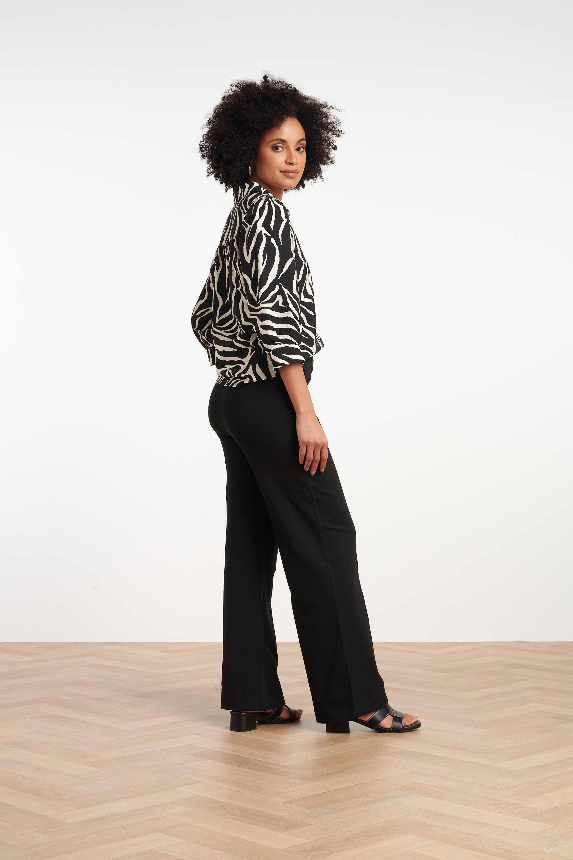 35126, Tops | Black-Off-White
