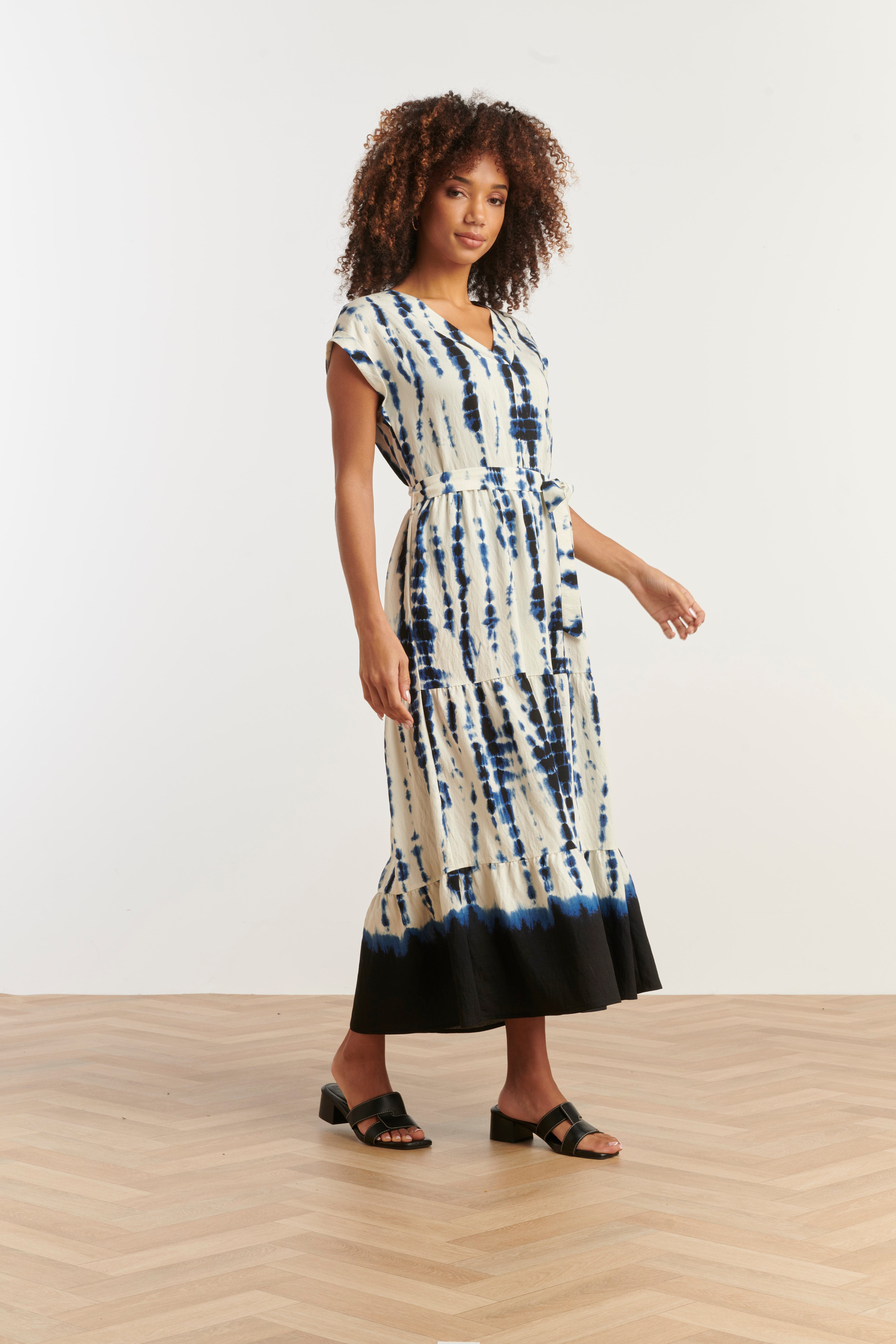 35144, Jurken | Off White - Navy
