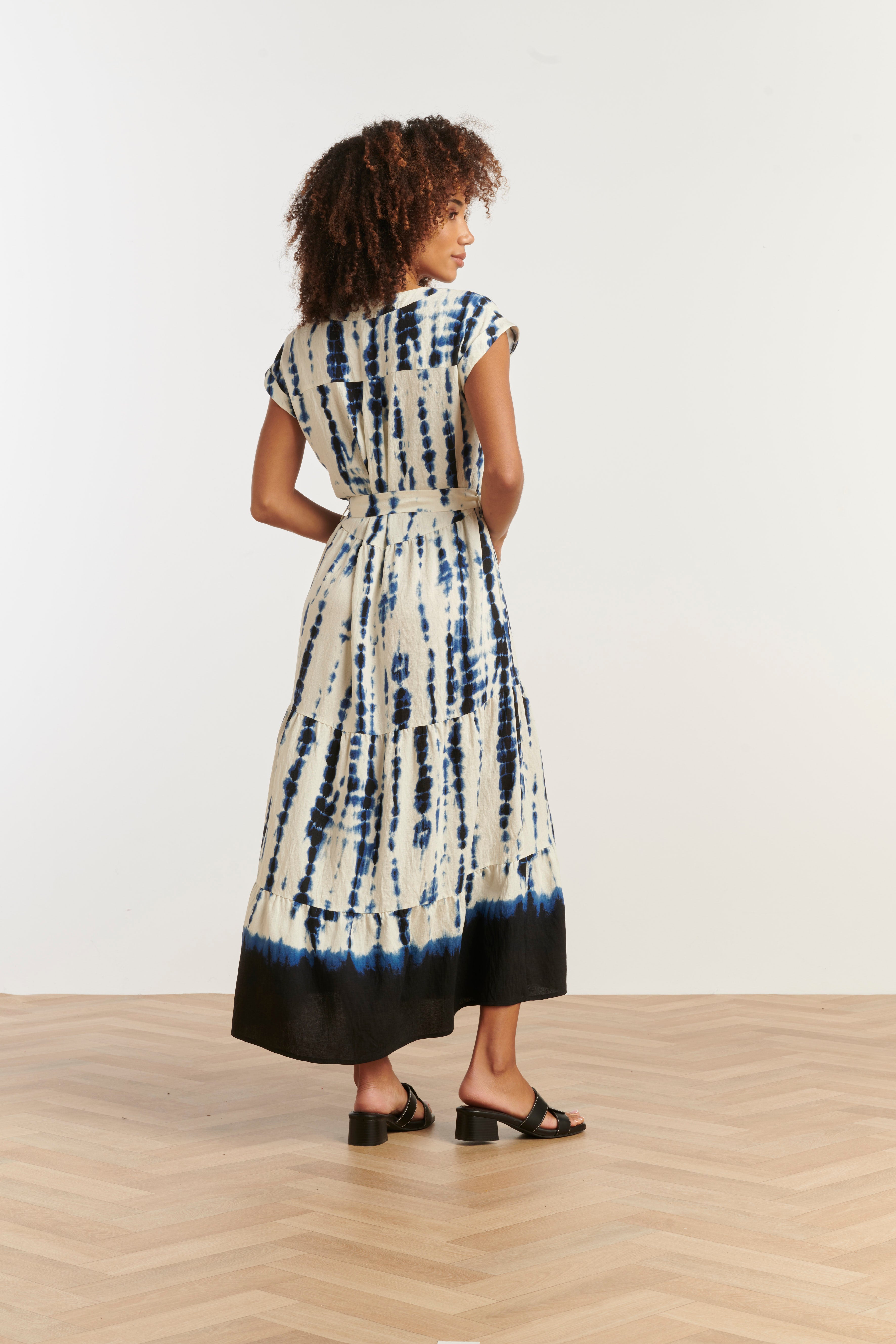 35144, Jurken | Off White - Navy