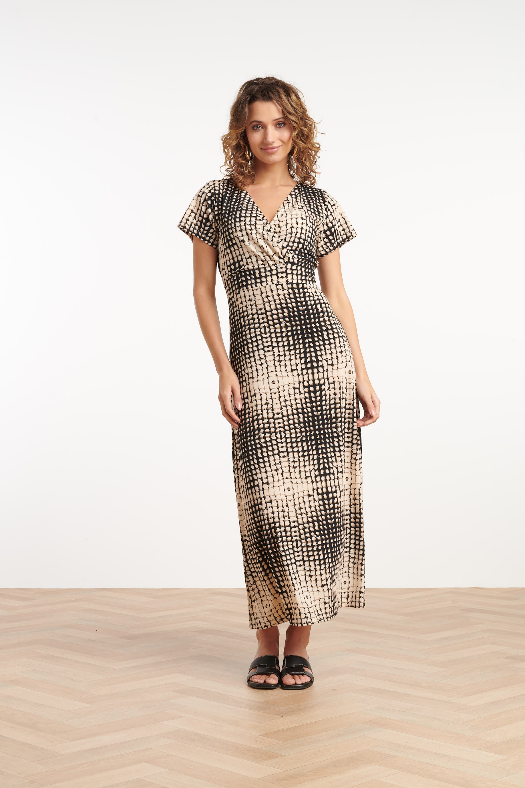 35151, Jurken | Black-Off-White