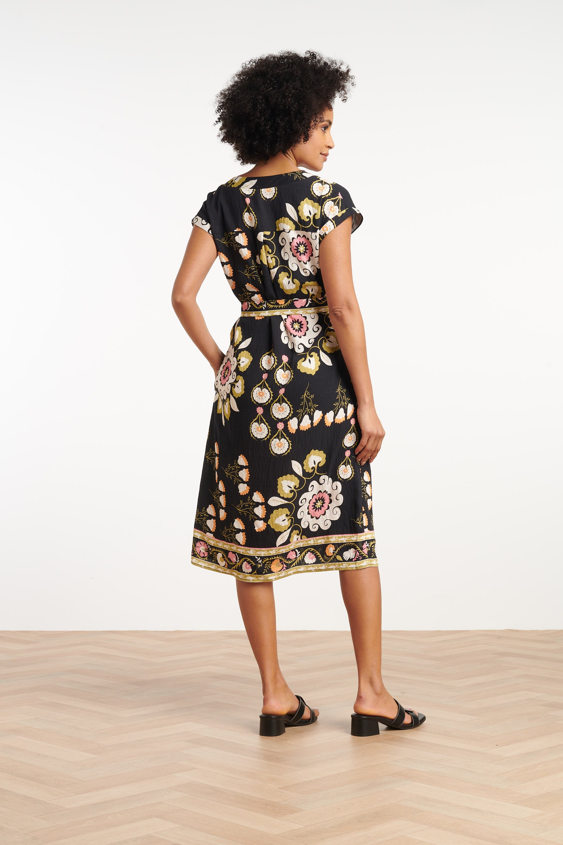 35156, Jurken | Black - Muticolour
