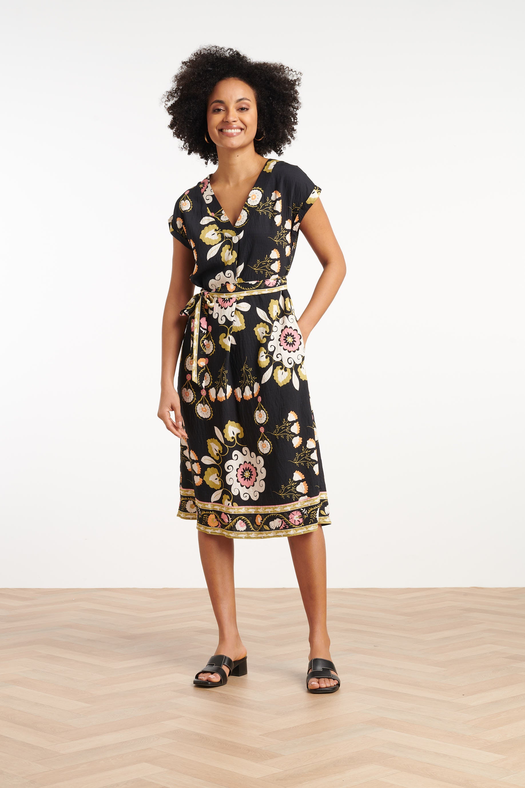 35156, Jurken | Black - Muticolour