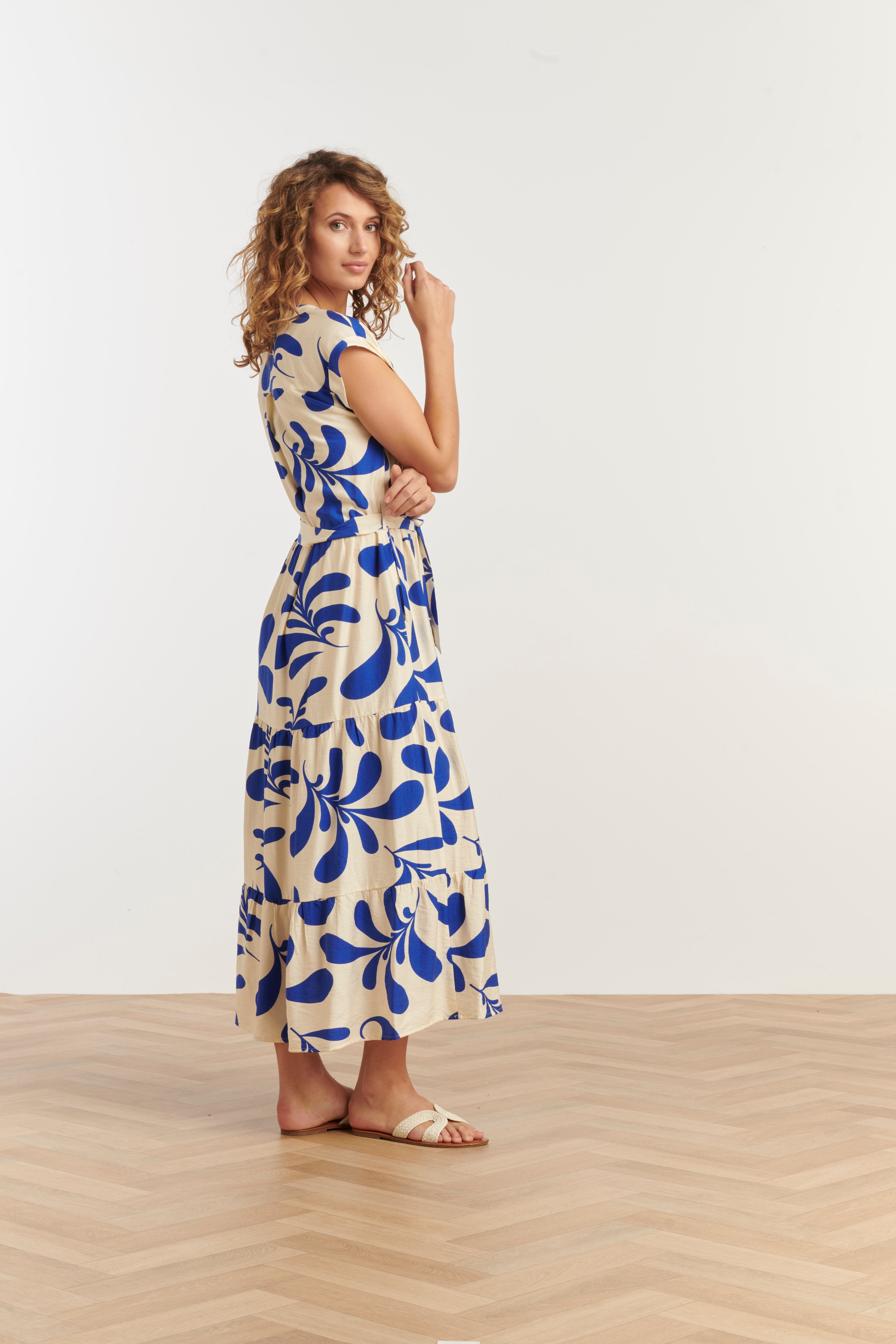 35179, Jurken | Off White-Cobalt Blue