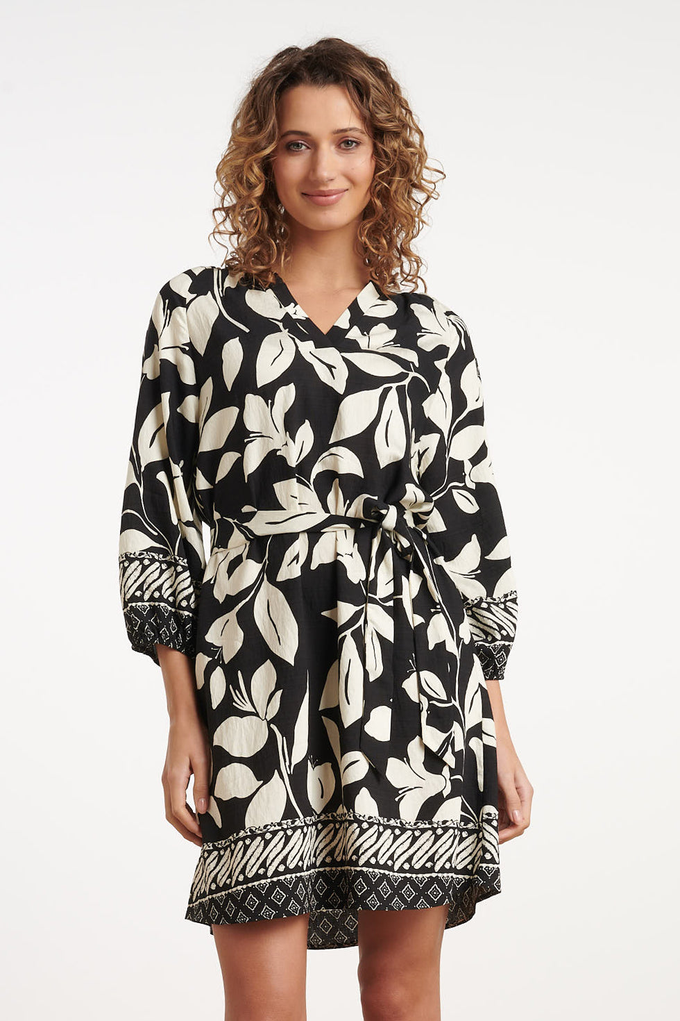 35187, Jurken | Off White-Dark Sand