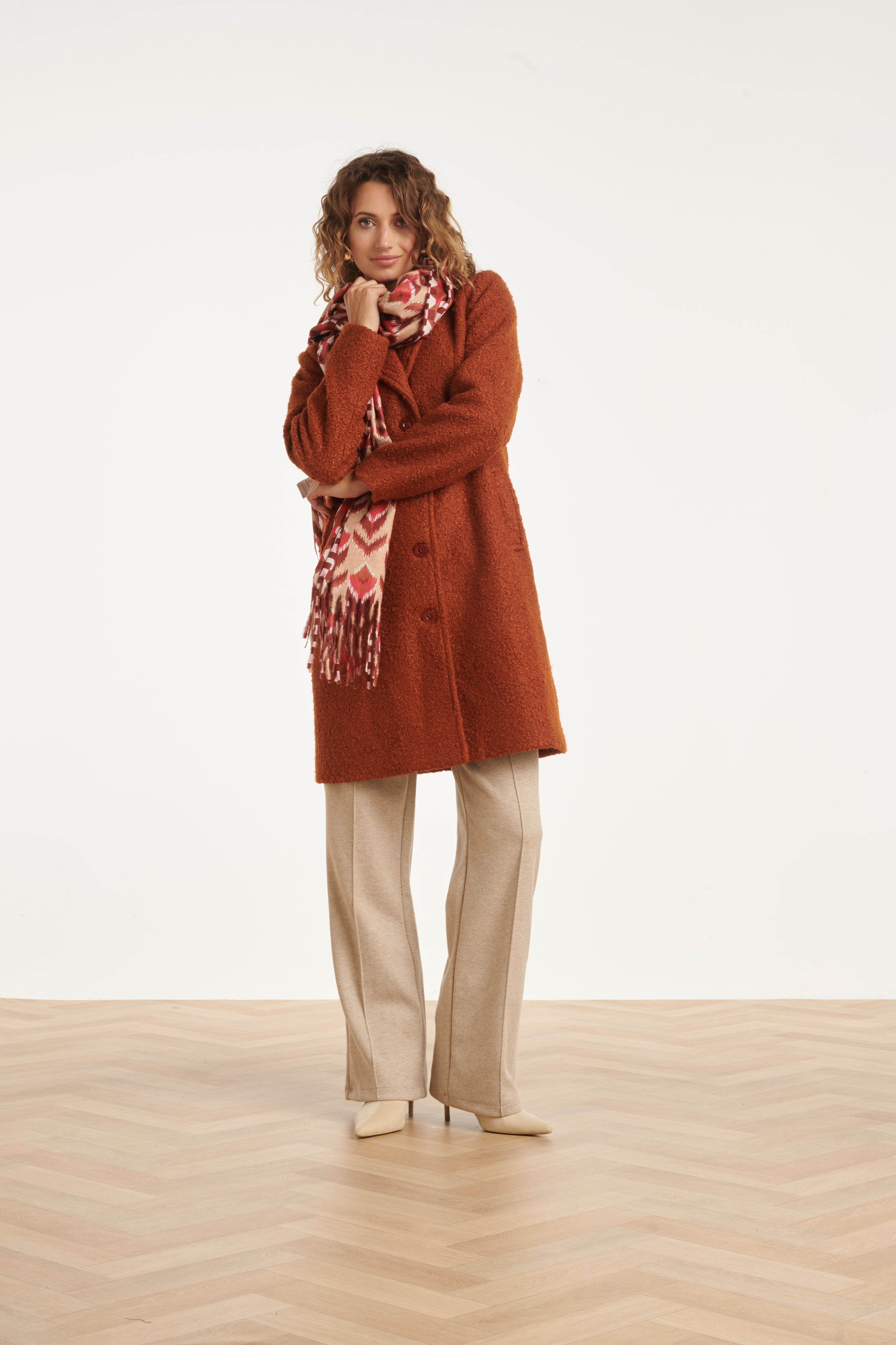 55301 Dubbelzijdige Sjaal Met Aztec En Retro PrInt in Cognac | Cognac - Muticolour