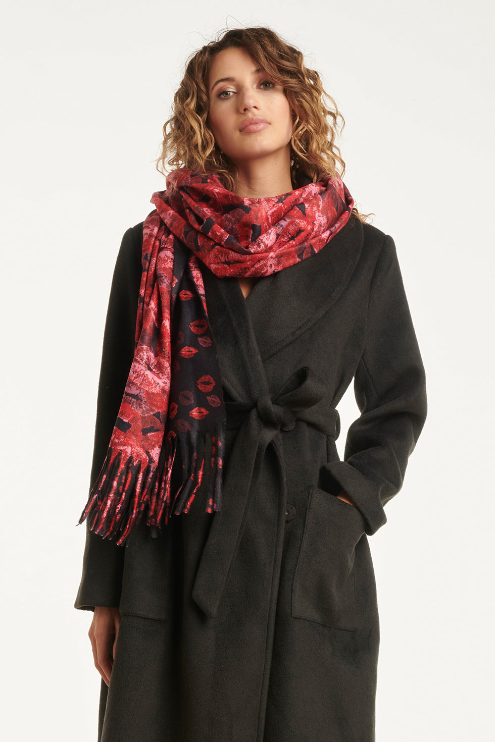 55305 Dubbelzijdige LippEnprInt Sjaal in Zwart en Rood | Black - Red