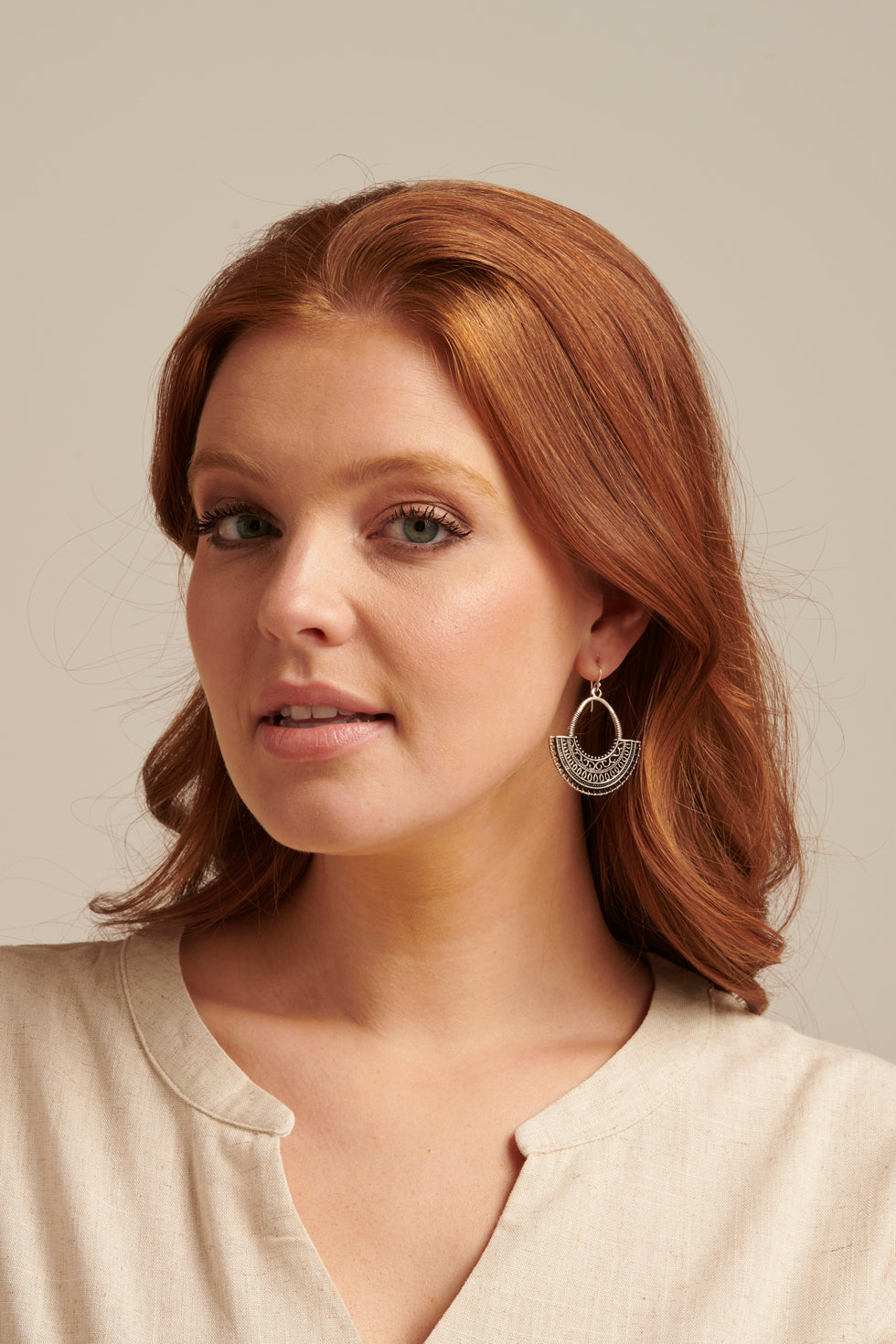 60013 En Boho Waaier Oorbellen Met Tribal Patroon | Silver