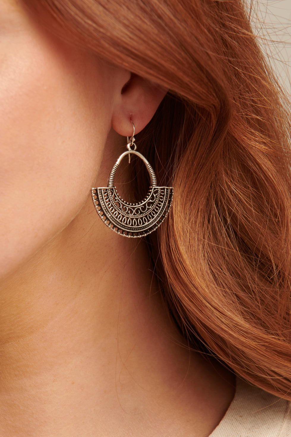 60013 En Boho Waaier Oorbellen Met Tribal Patroon | Silver