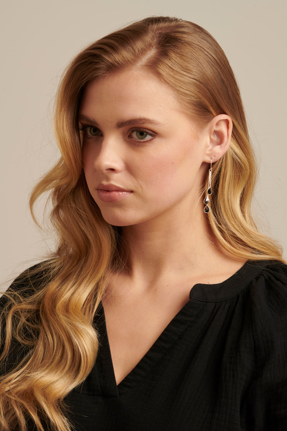 60020 En HangEr Oorbellen Met e Zirkoon Druppels | Silver - Black