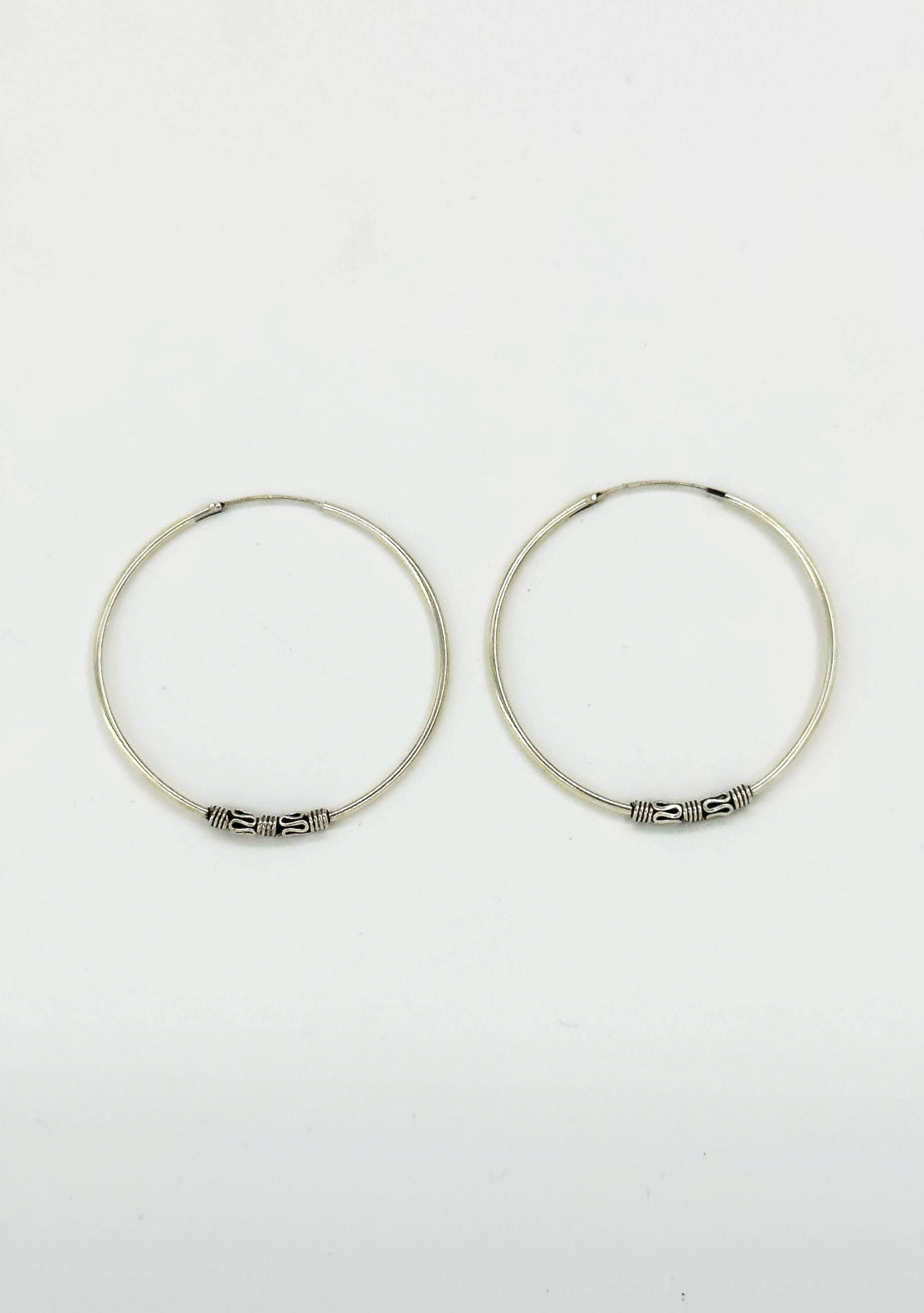 60038 Middelgrote En Bohemian Hoepel Oorbellen | Silver