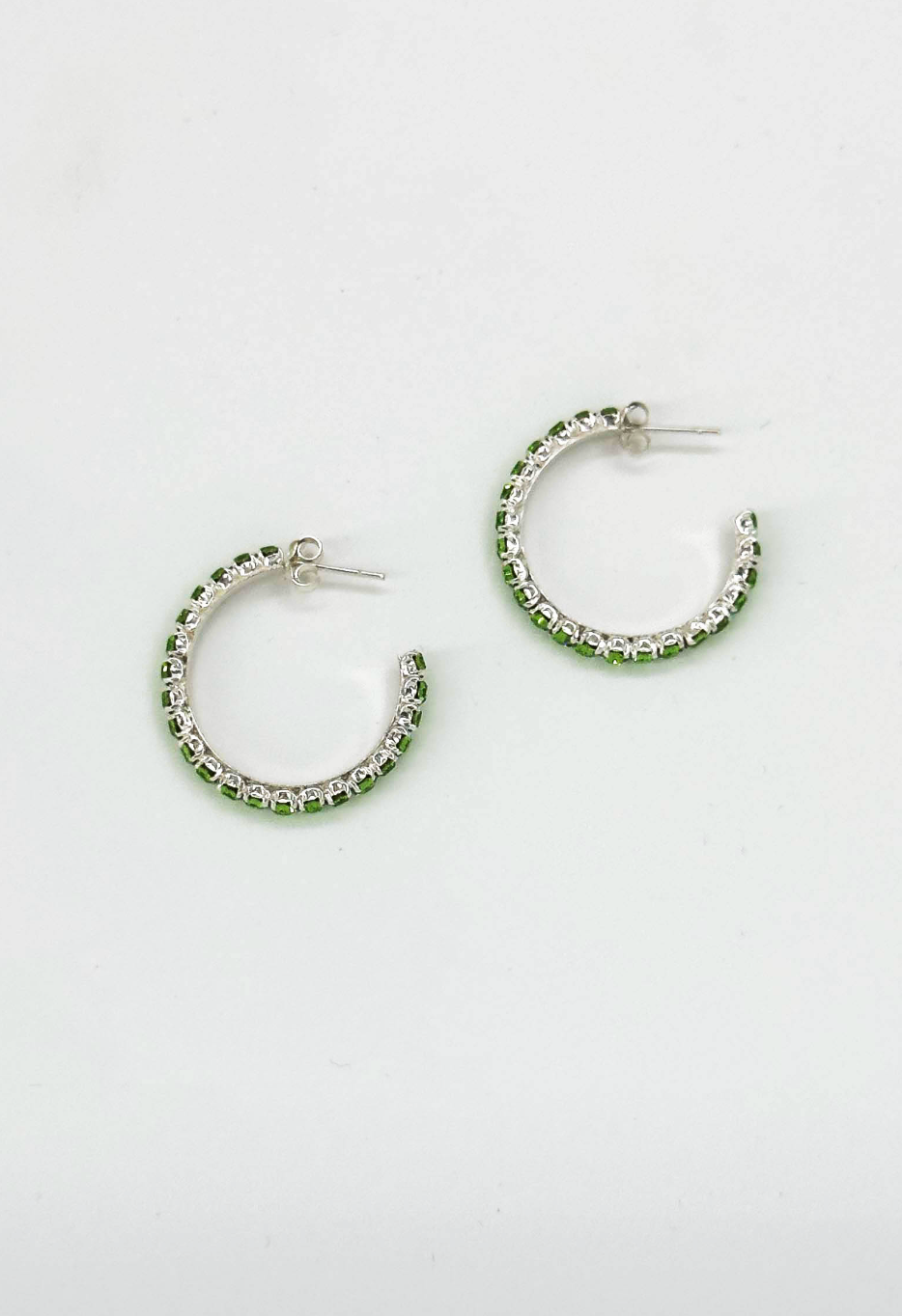 60039 En Kleine Open Hoepel Oorbellen Met Licht Zirkoon | Silver - Soft Green