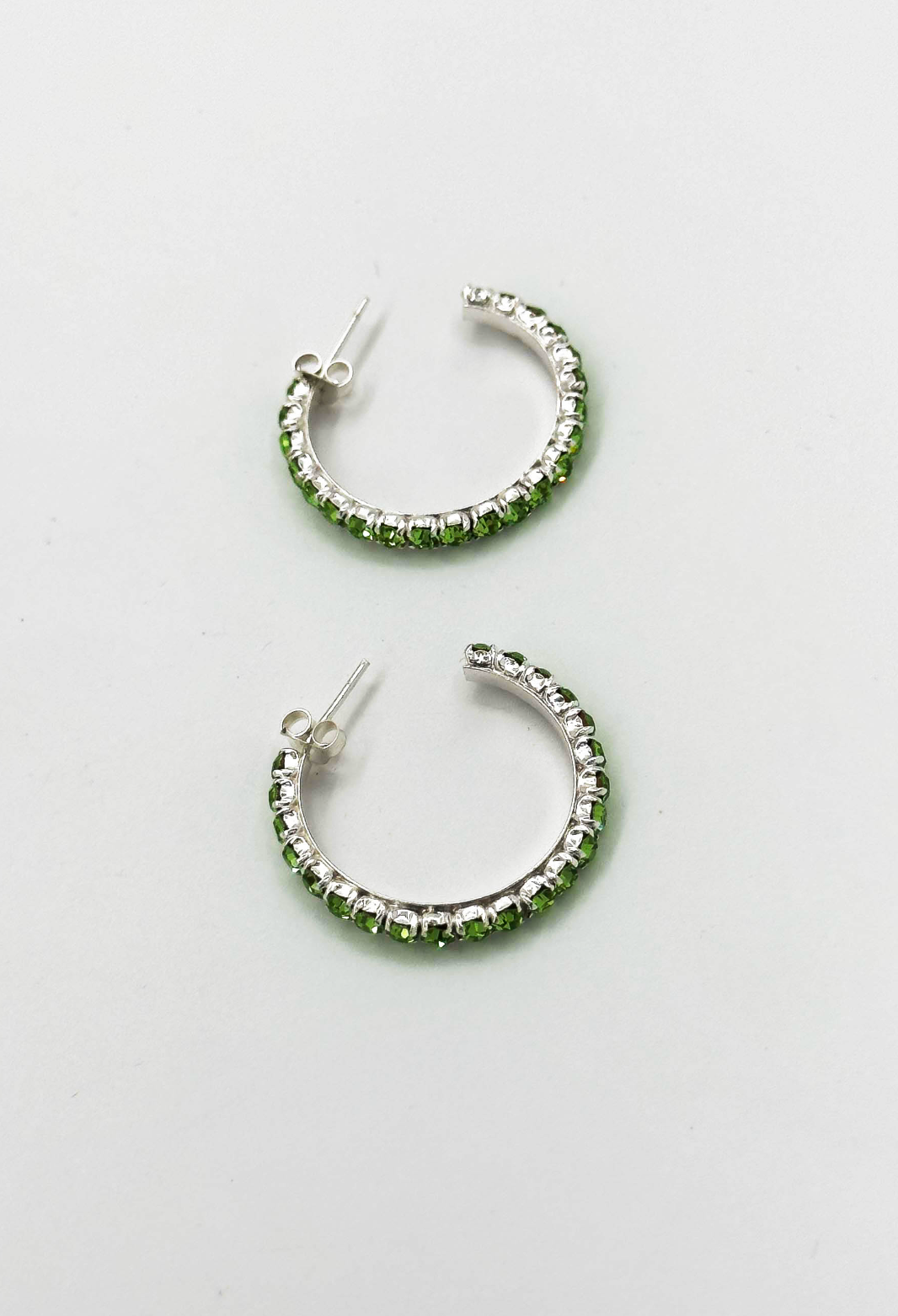 60039 En Kleine Open Hoepel Oorbellen Met Licht Zirkoon | Silver - Soft Green