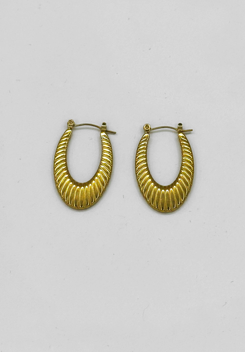 60057 Title: Roestvrijstalen Hoepel Oorbellen Met Textuur | Gold