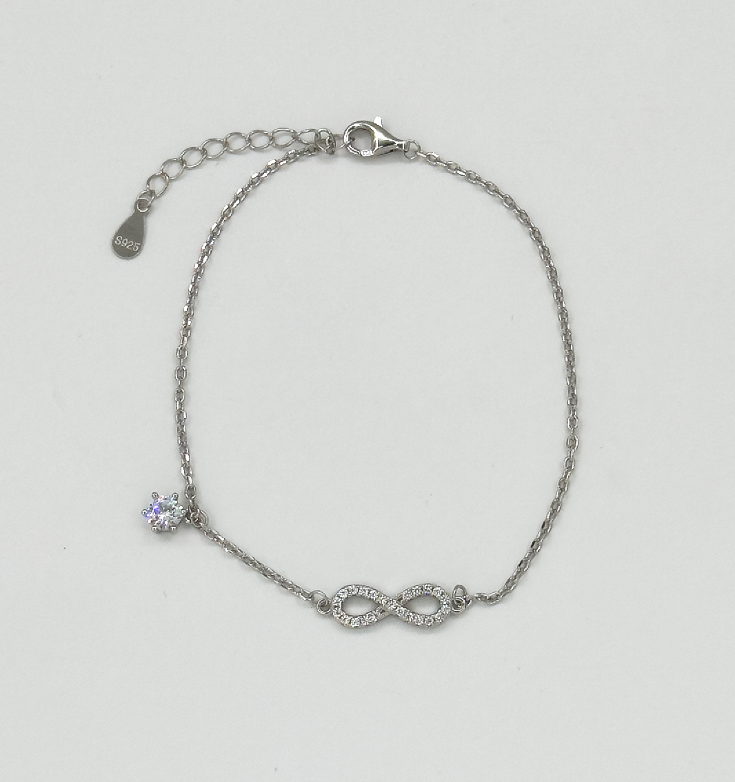 62042 En Armband Met Oneindigheidssymbool Klaver Hangerzirkoon Kristallen | Silver