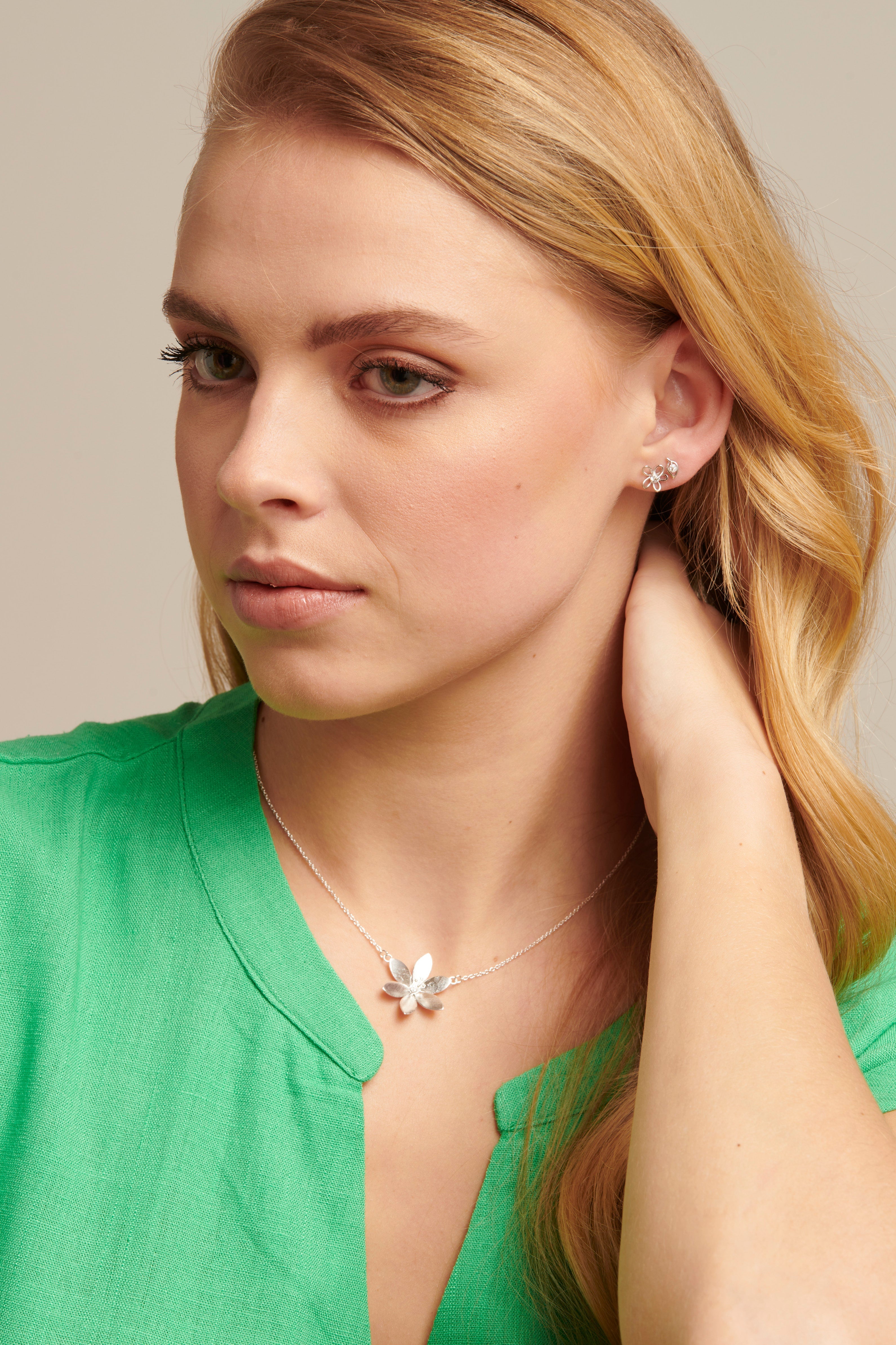 64003 Dunne En Ketting Met Gedetailleerde Bloemenkraal | Silver