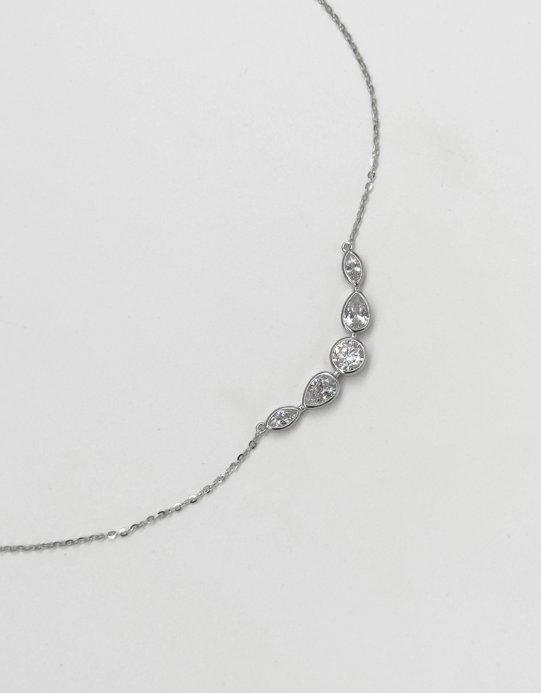 64029 Fijne En Ketting Met Waterdruppel Hanger | Silver