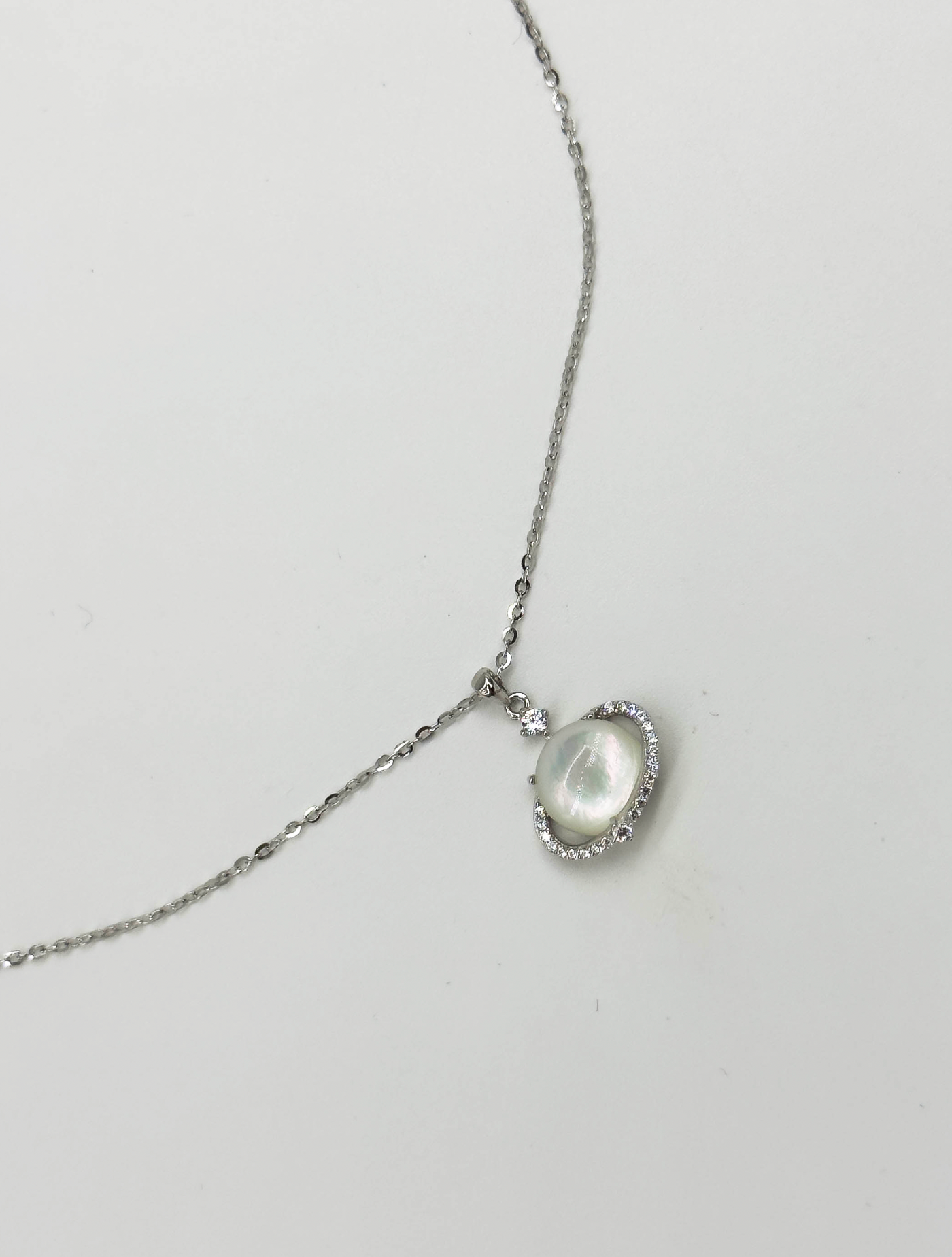 64038 Fijn En Ketting Met Kattenoog Steen Saturnus Hanger | Silver