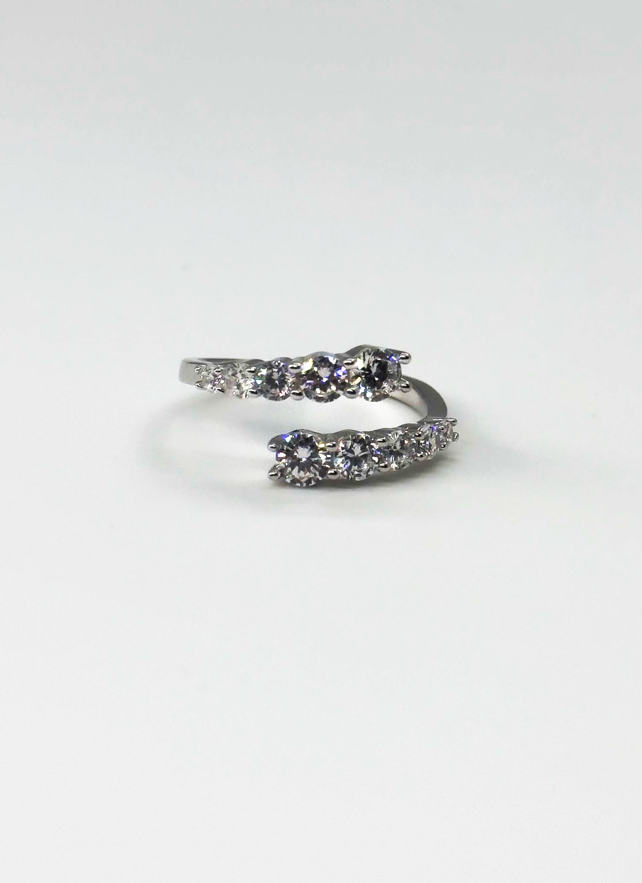 66000 Fijne En Ring Met Zirkonia Kristallen | Silver