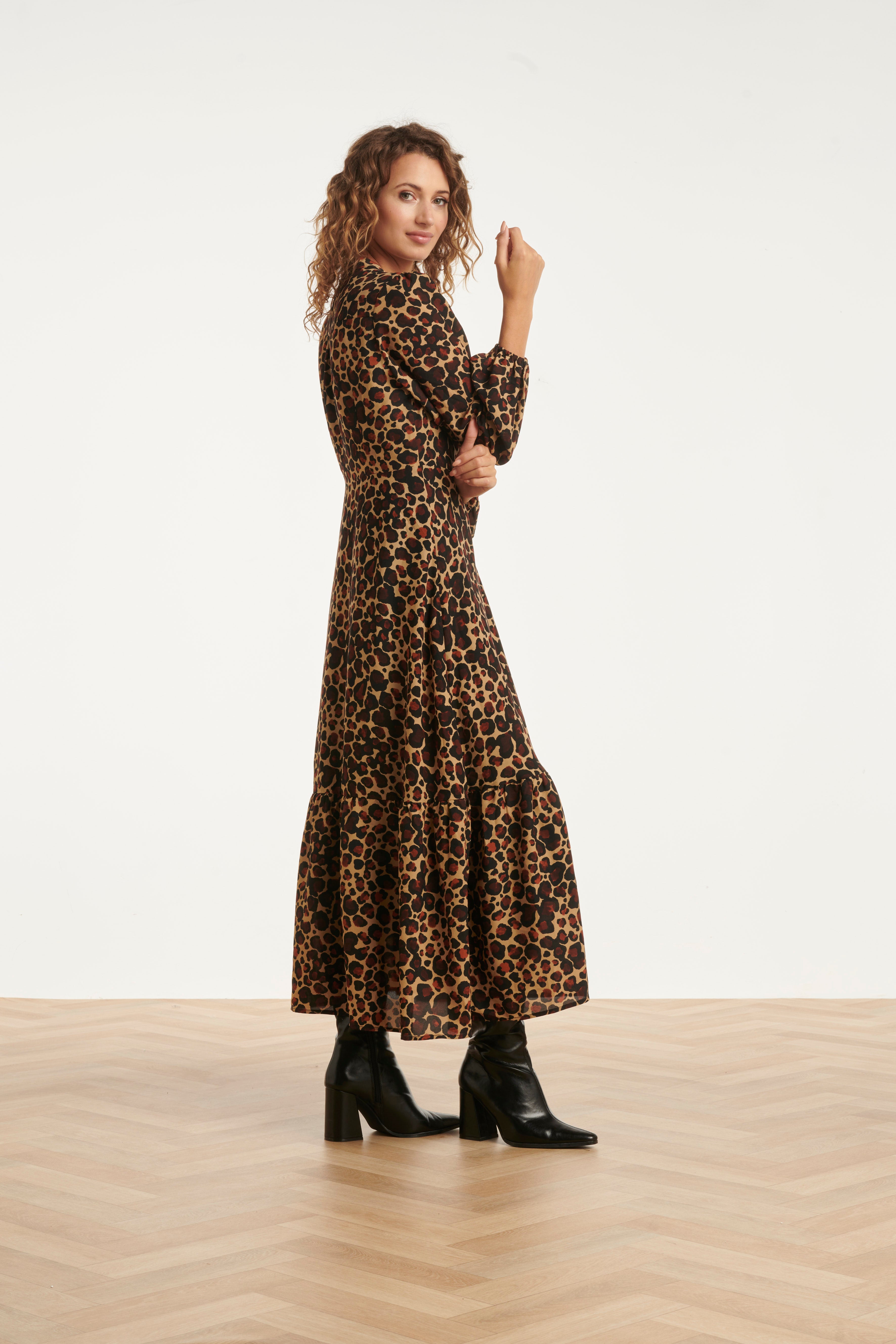 Chiffon Dierenprint Jurk Met Pofmouwen En V-Hals In Camel En Bruin | Camel - Brown