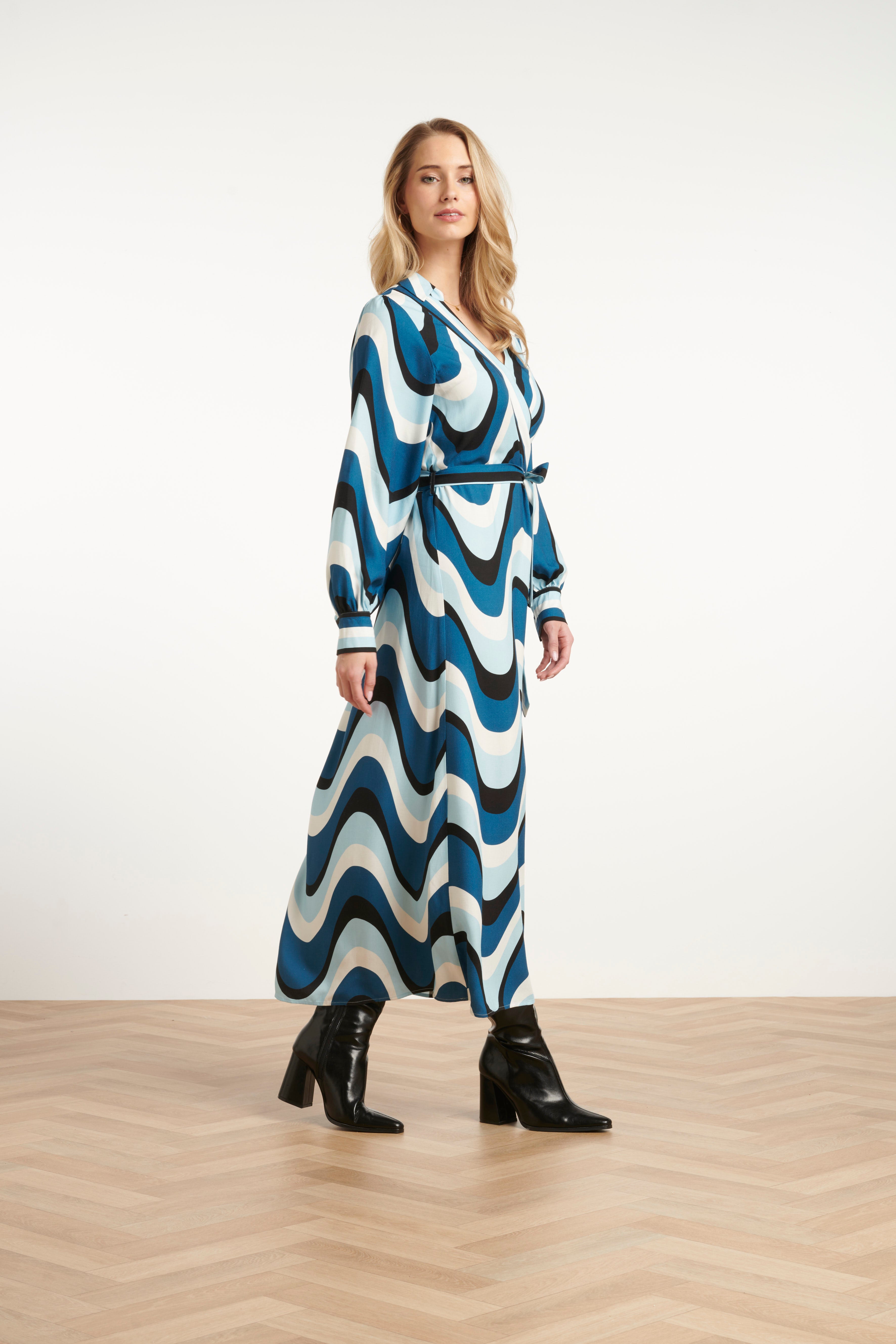 Golvende Print Maxi Jurk In Zwart En Blauw | Light Blue - Muticolour