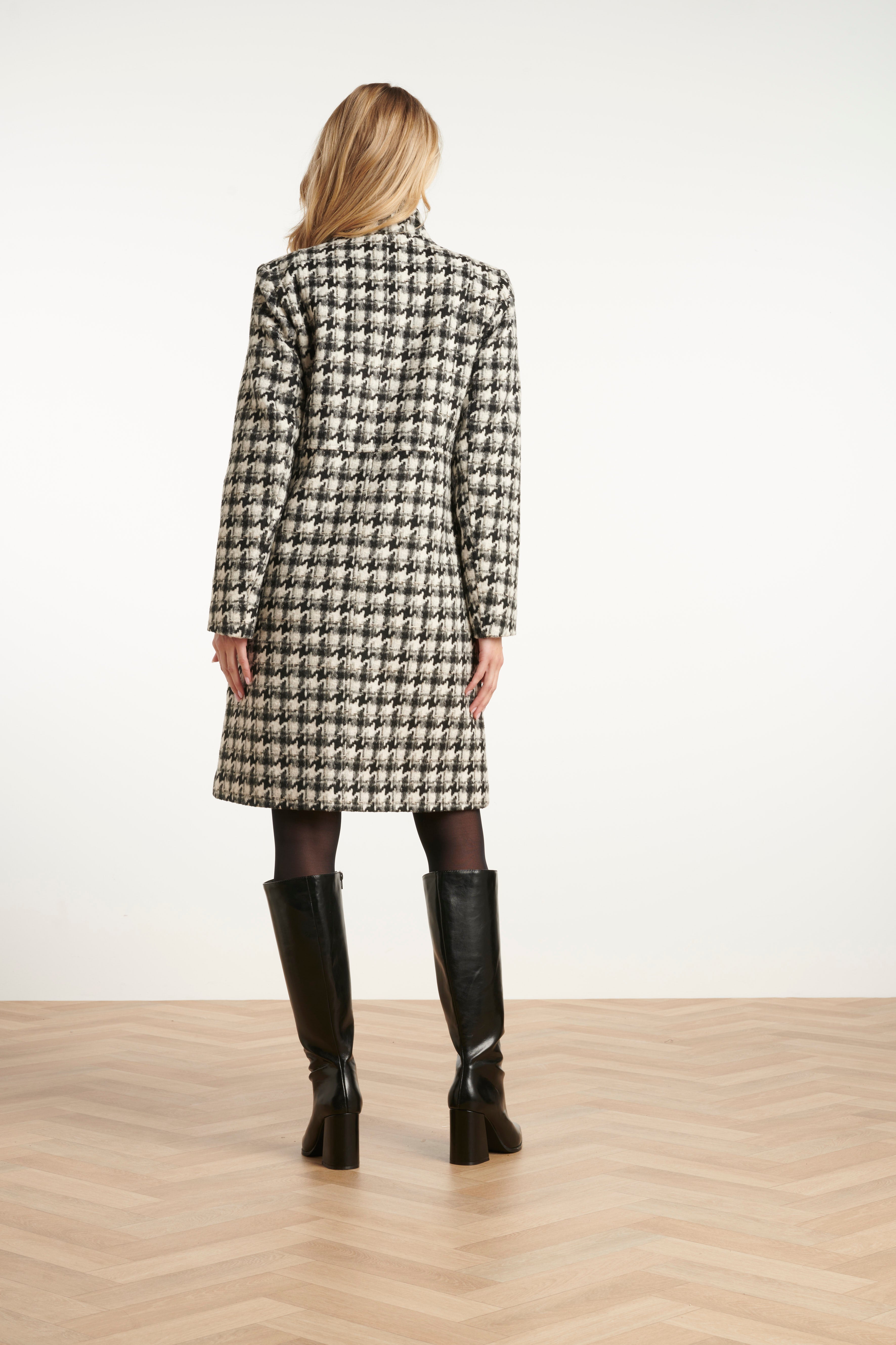 Houndstooth Jas Met Hoge Hals In Zwart En Off-White | Black-Off-White