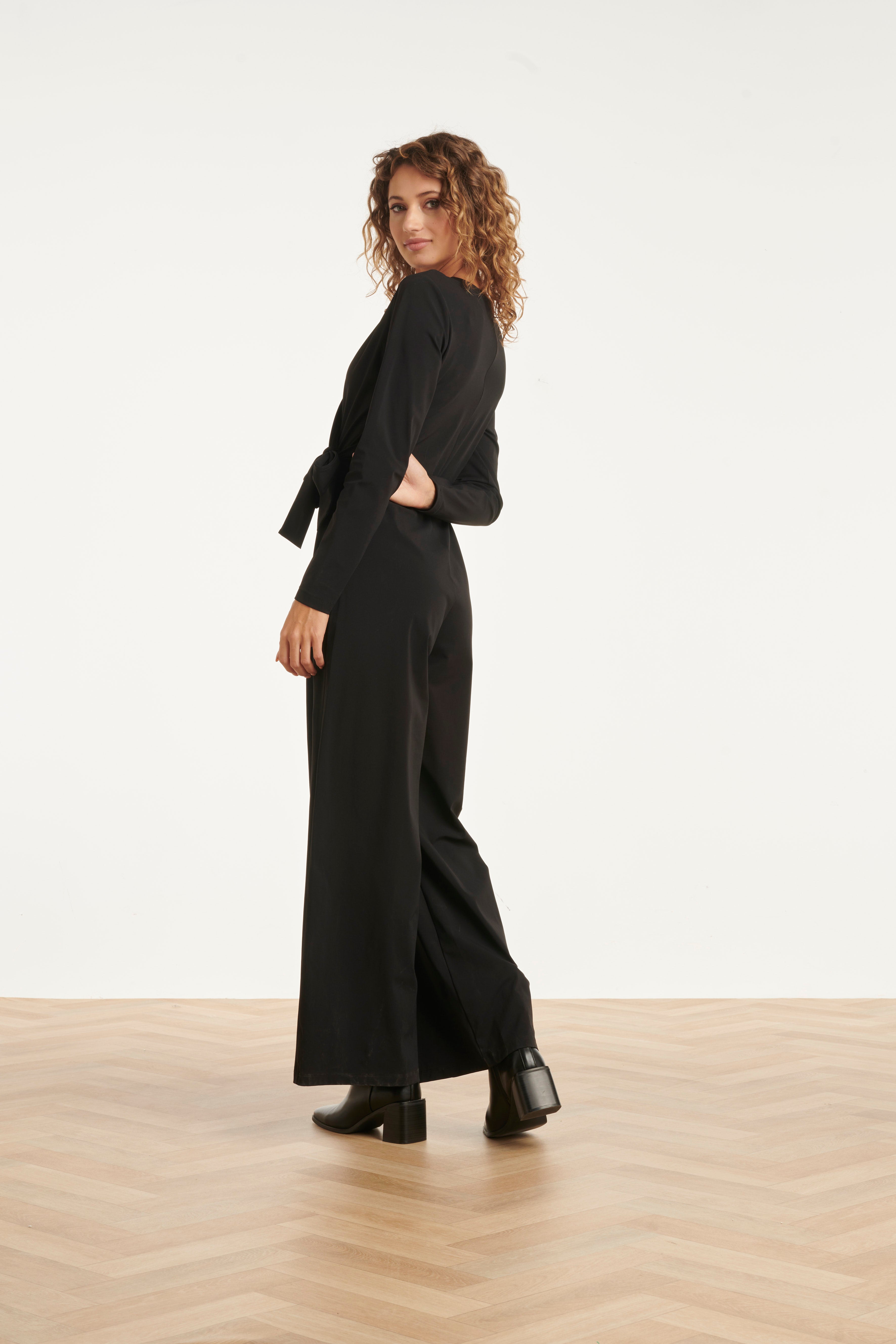 Jumpsuit Met Ronde Hals In Travelkwaliteit | Black